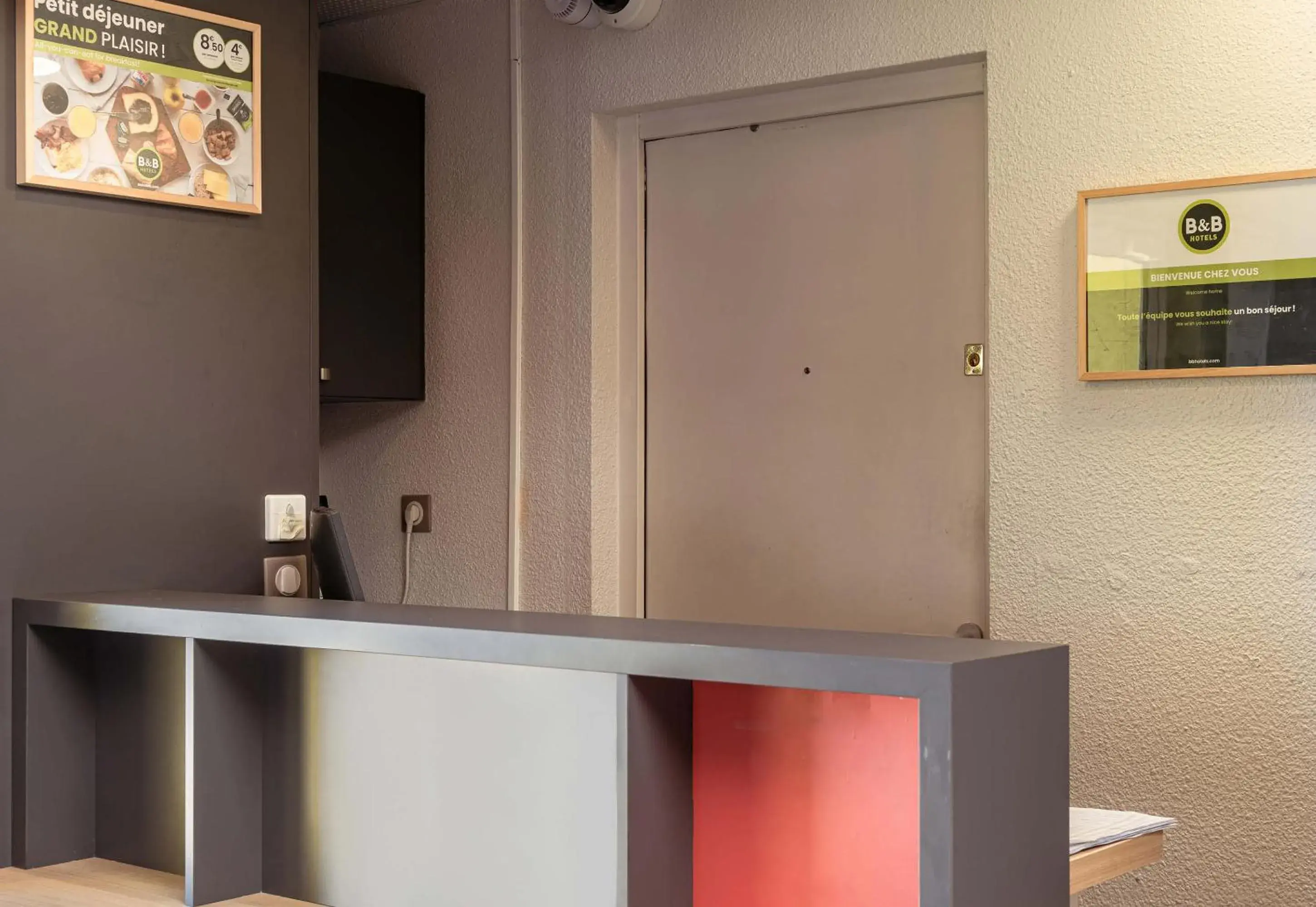 Lobby or reception in B&B HOTEL Lorient Caudan Lobby or reception in B&B HOTEL Lorient Caudan