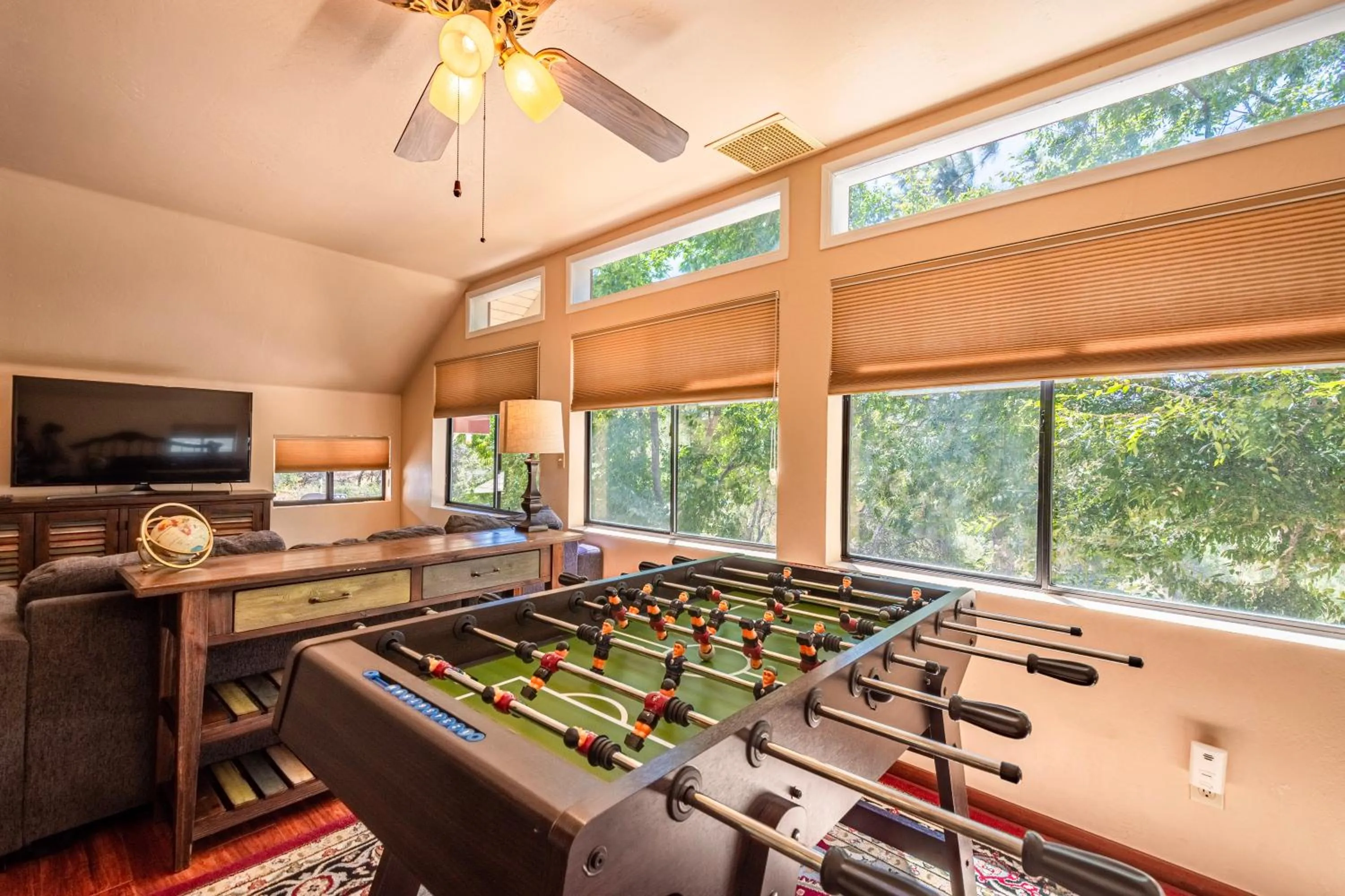 Evening entertainment in Mountain View Playhouse Near Yosemite & Bass Lake