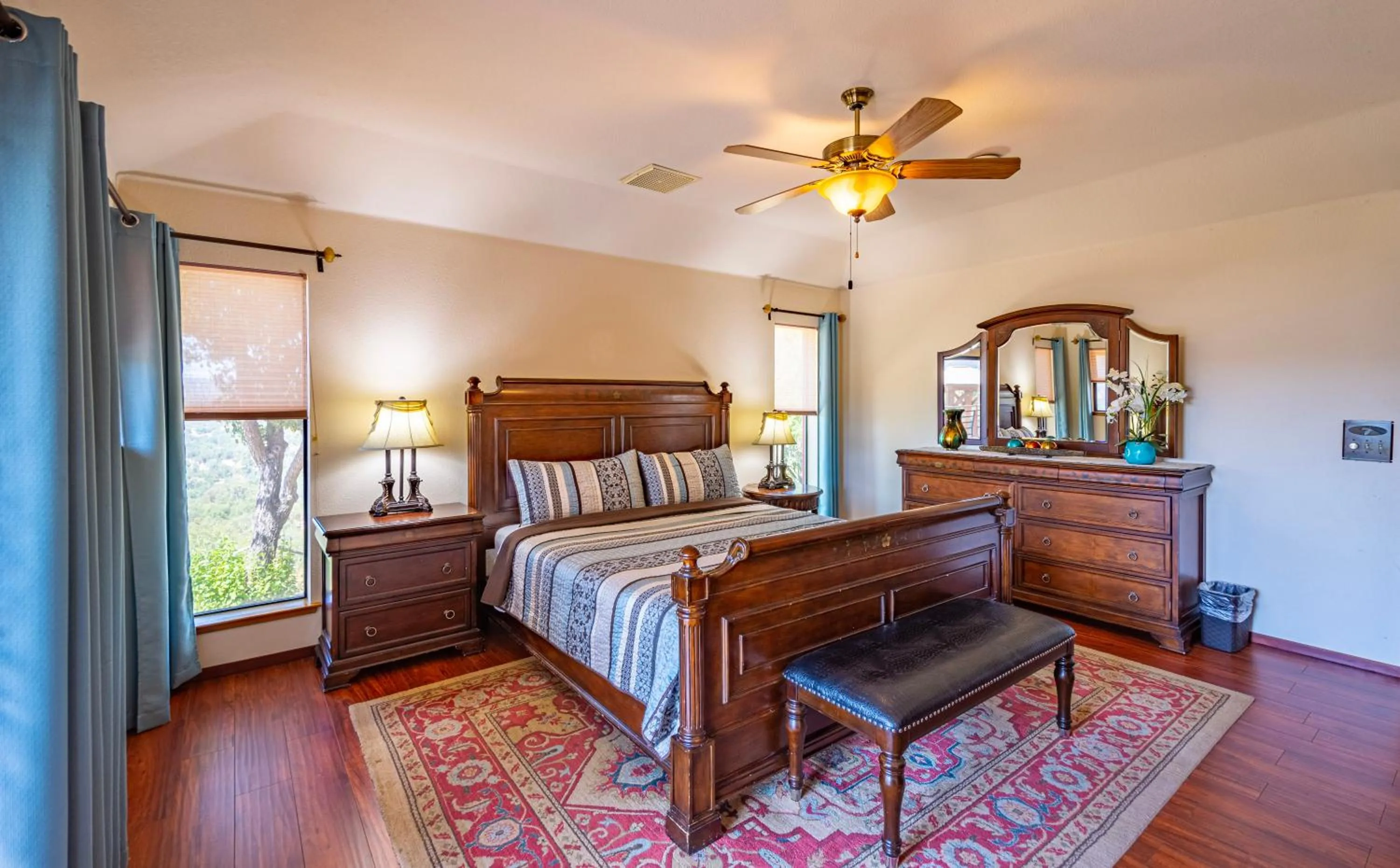 Bedroom, Bed in Mountain View Playhouse Near Yosemite & Bass Lake