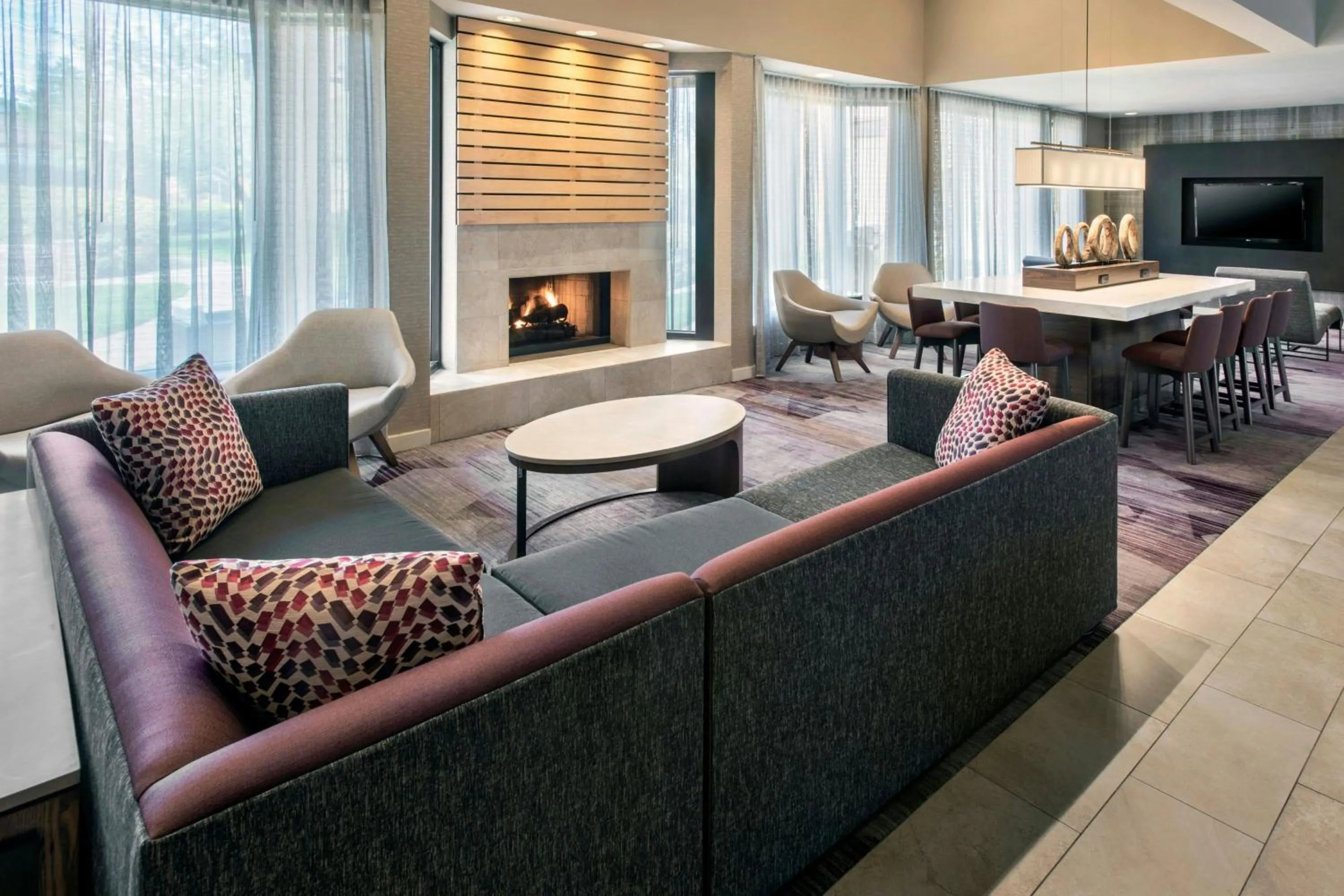 Lobby or reception in Courtyard Newark Liberty International Airport