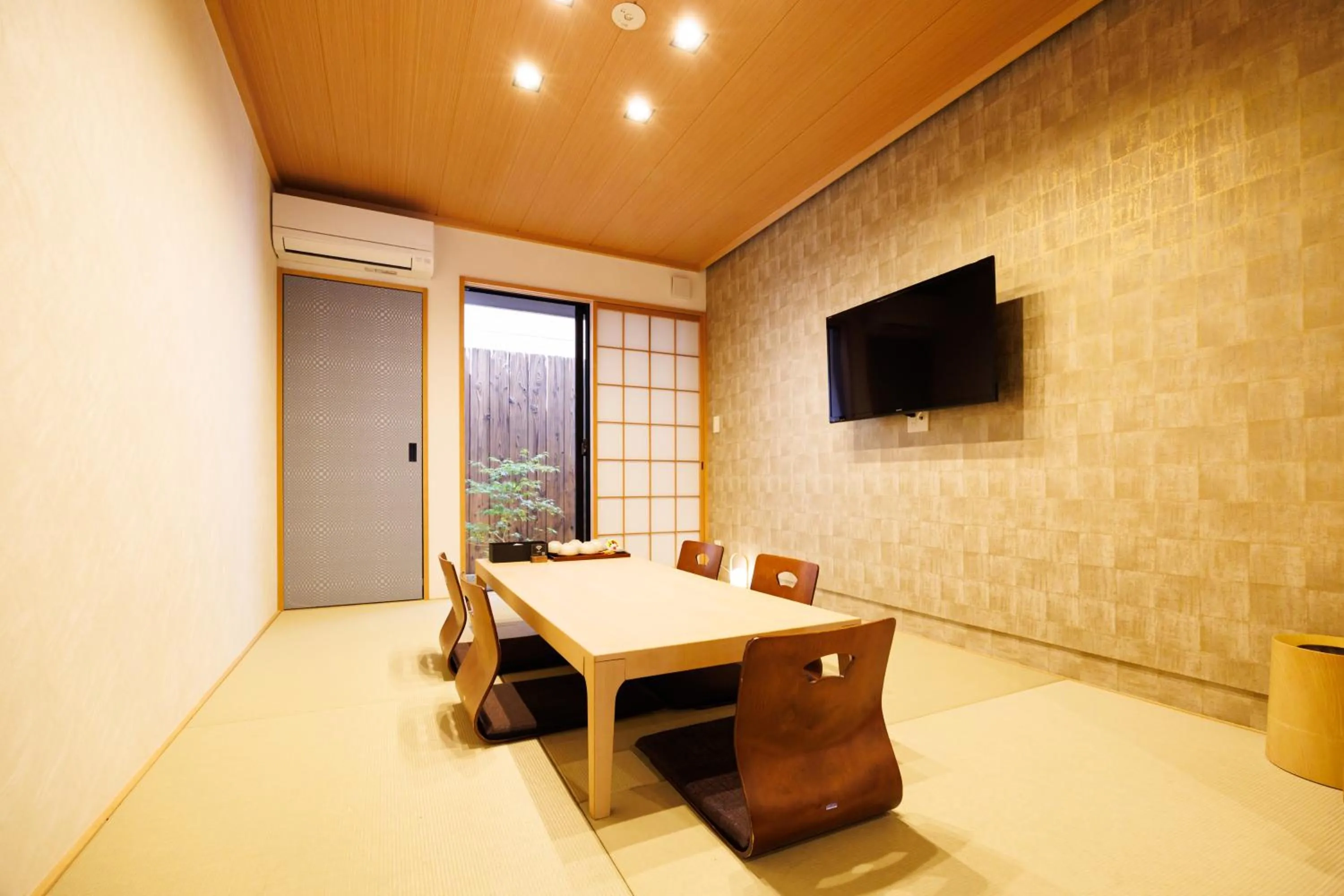 Living room in Fuga Bettei Shijyo Omiya