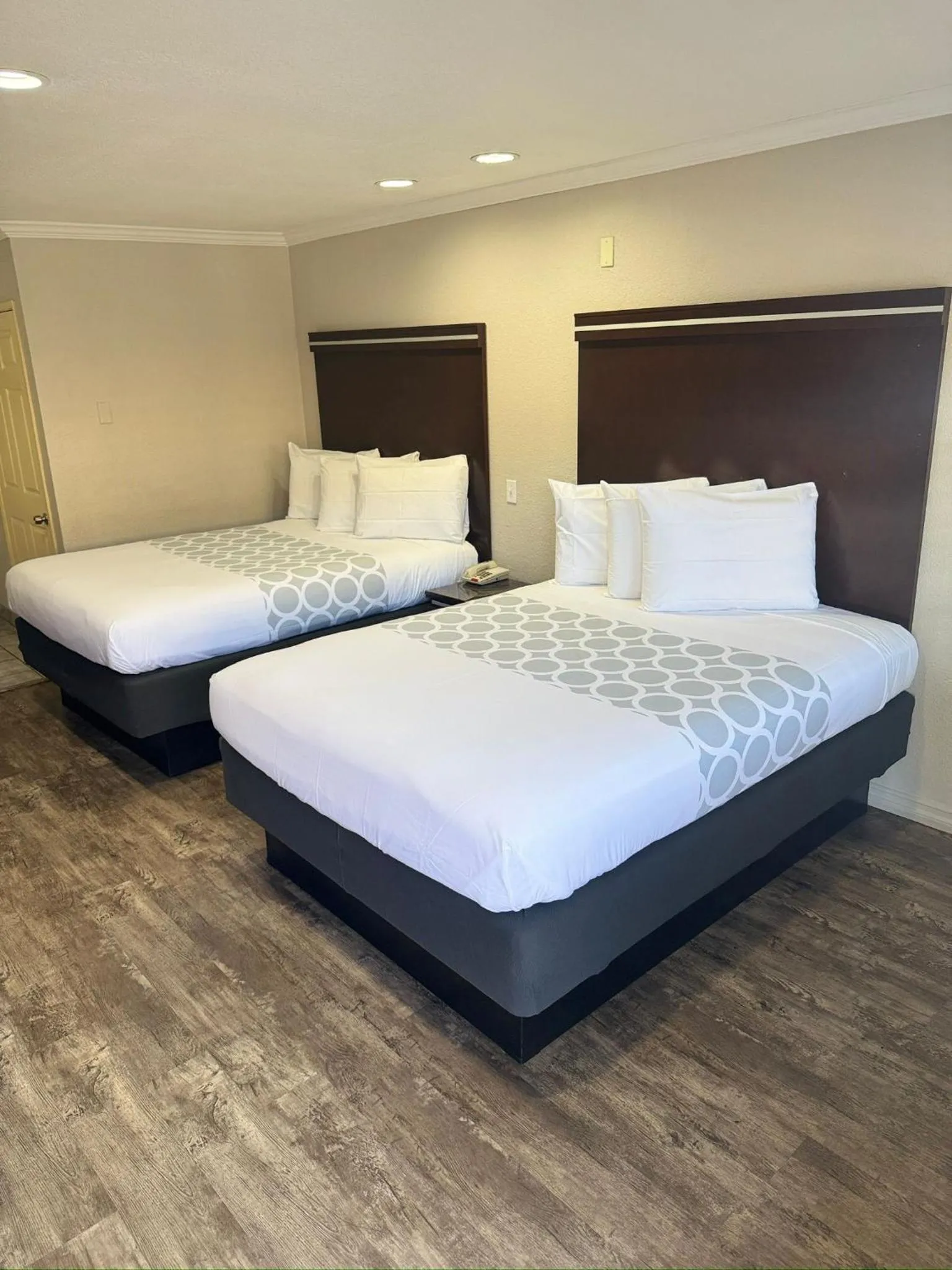 Bedroom, Bed in Rodeway Inn Lemon Grove San Diego East