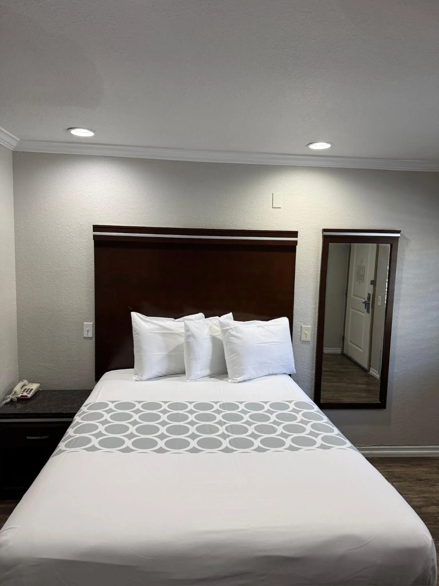 Bedroom, Bed in Rodeway Inn Lemon Grove San Diego East