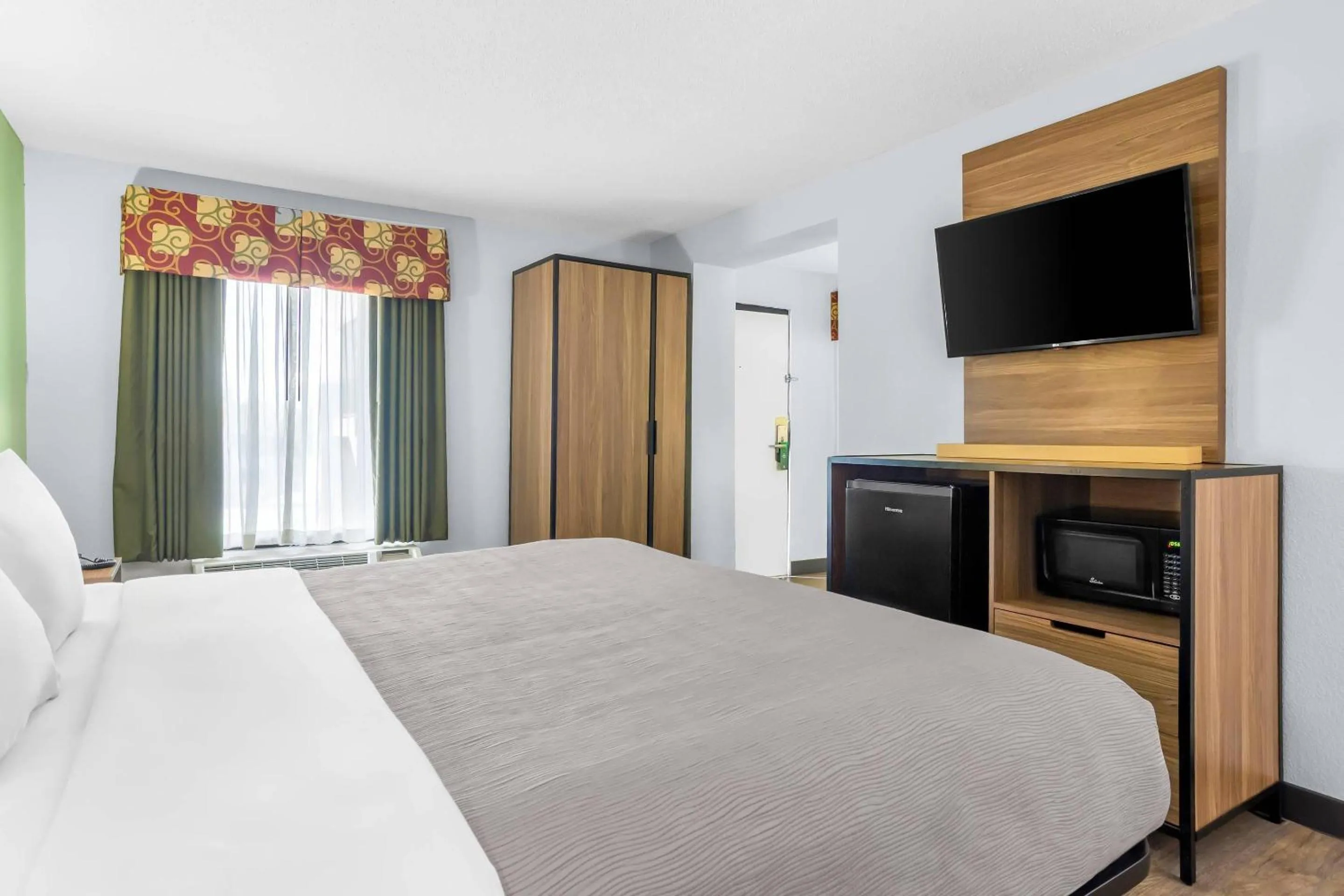 Bedroom, Bed in Quality Inn & Suites Greenville - Haywood Mall
