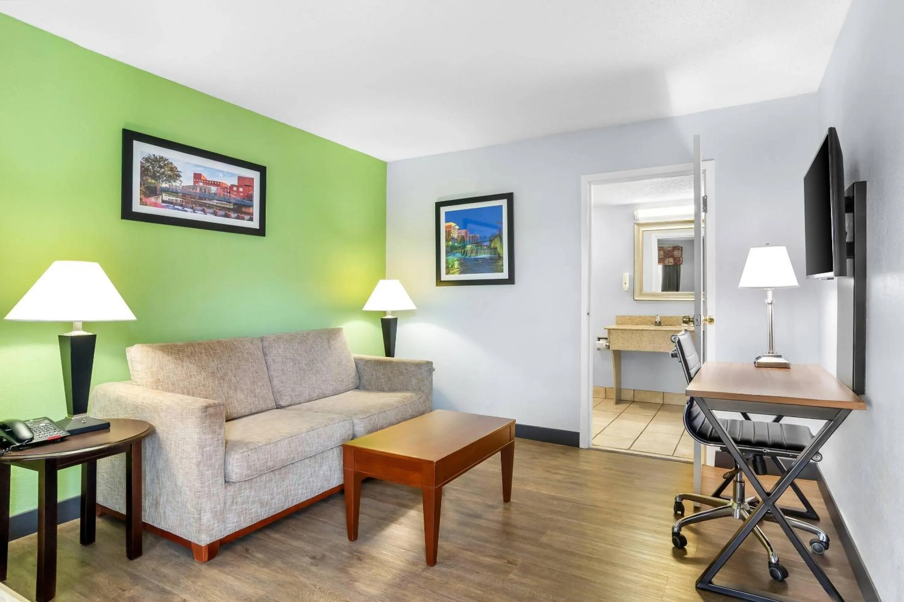 Bedroom in Quality Inn & Suites Greenville - Haywood Mall