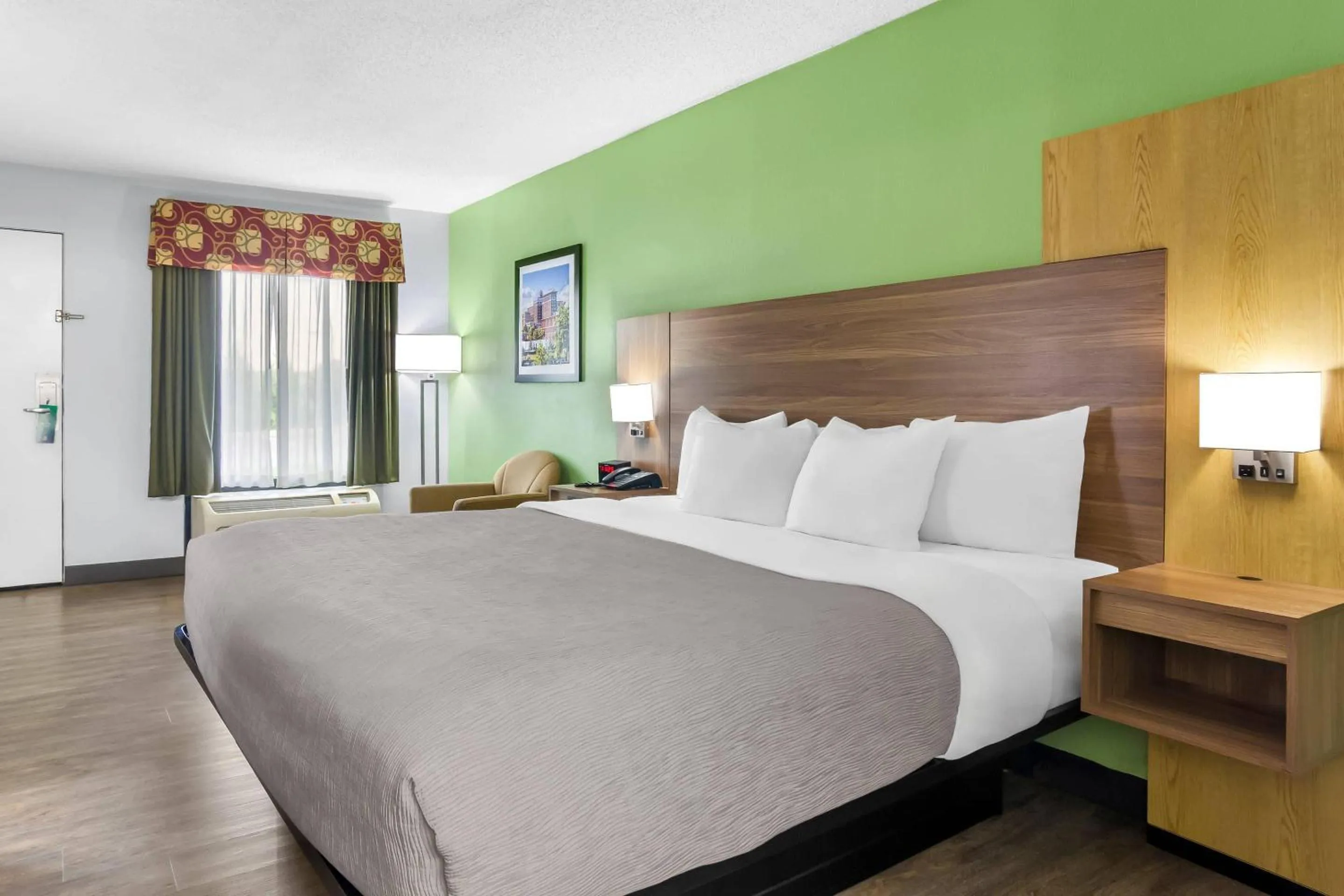 Bedroom, Bed in Quality Inn & Suites Greenville - Haywood Mall