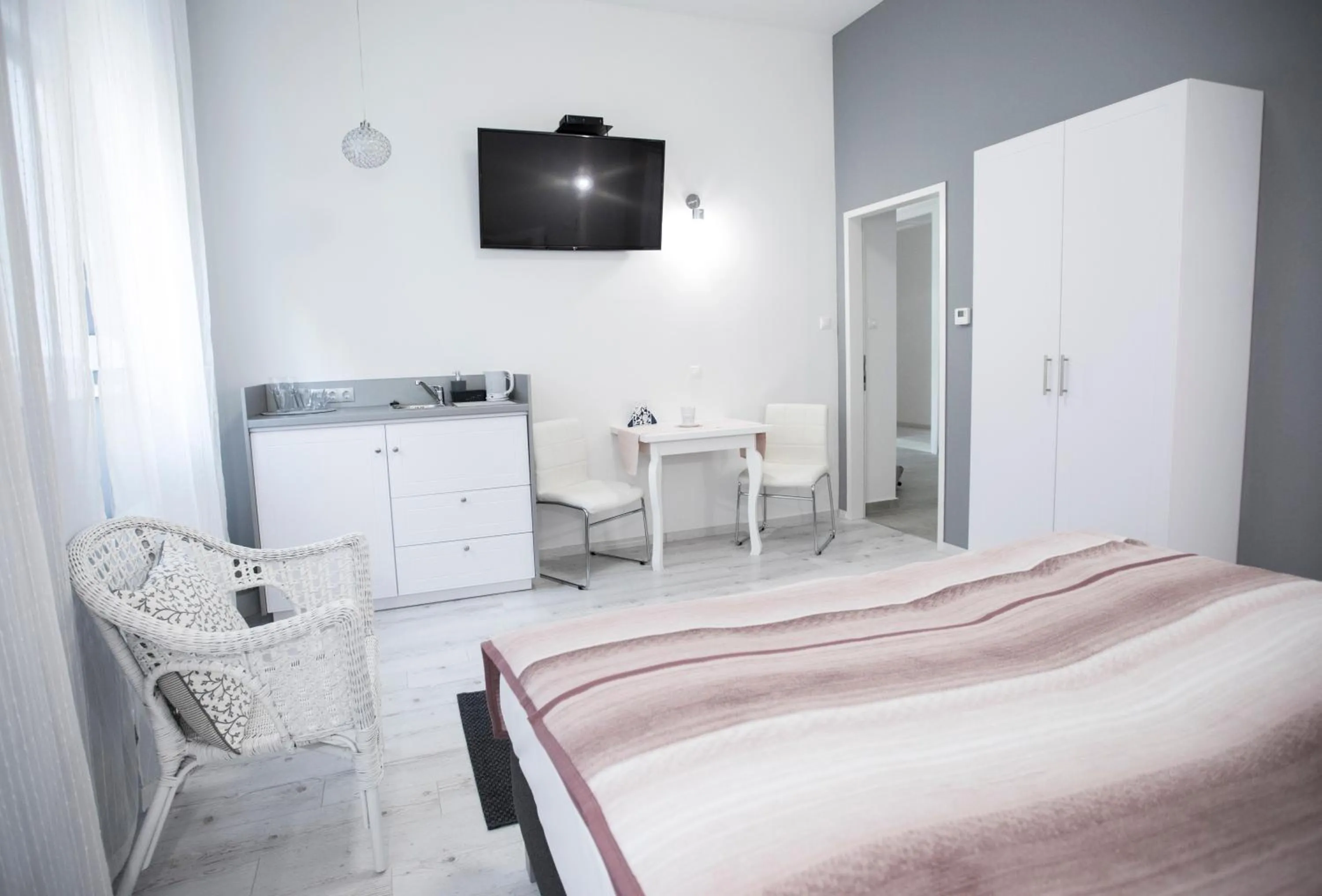 Photo of the whole room, Bed in City Center Stúdió Apartmanok