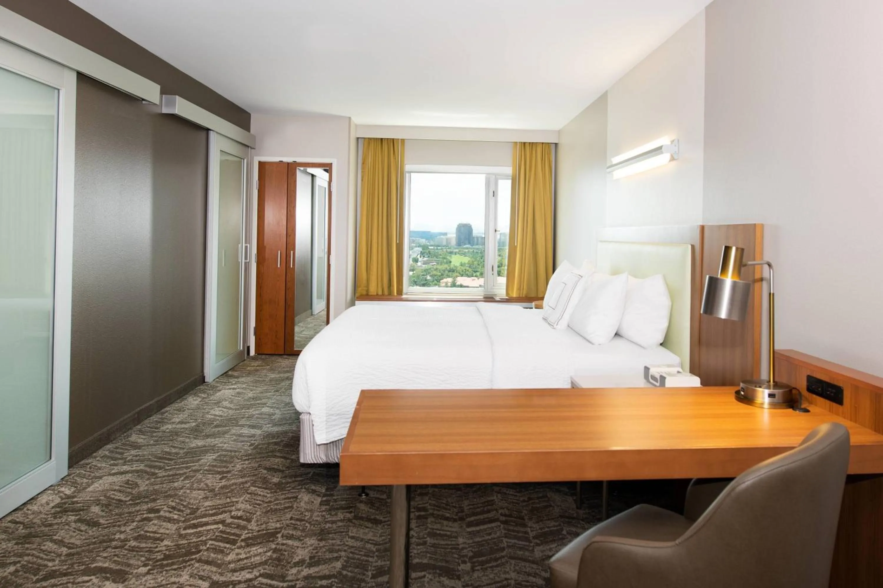 Bedroom, Bed in SpringHill Suites by Marriott Las Vegas Convention Center