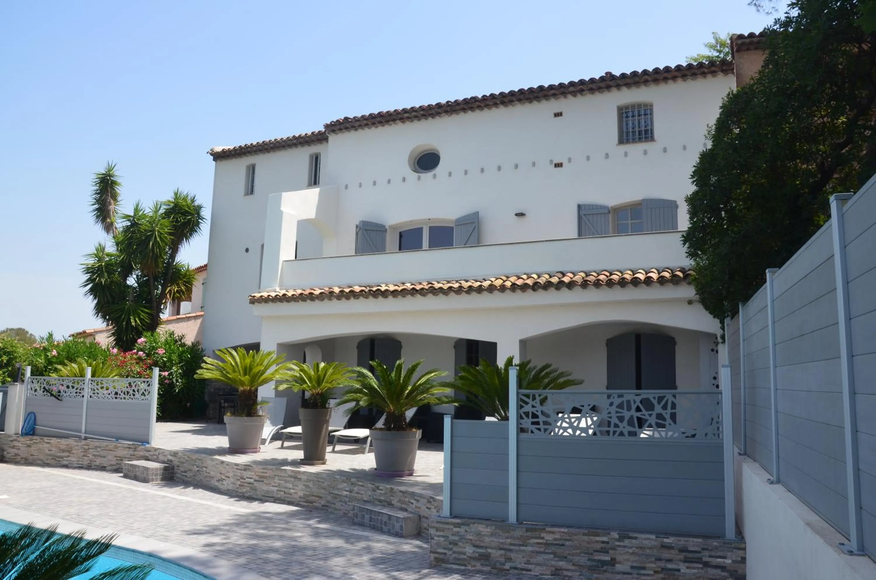Belle maison avec piscine dans les hauteurs à Saint Raphael