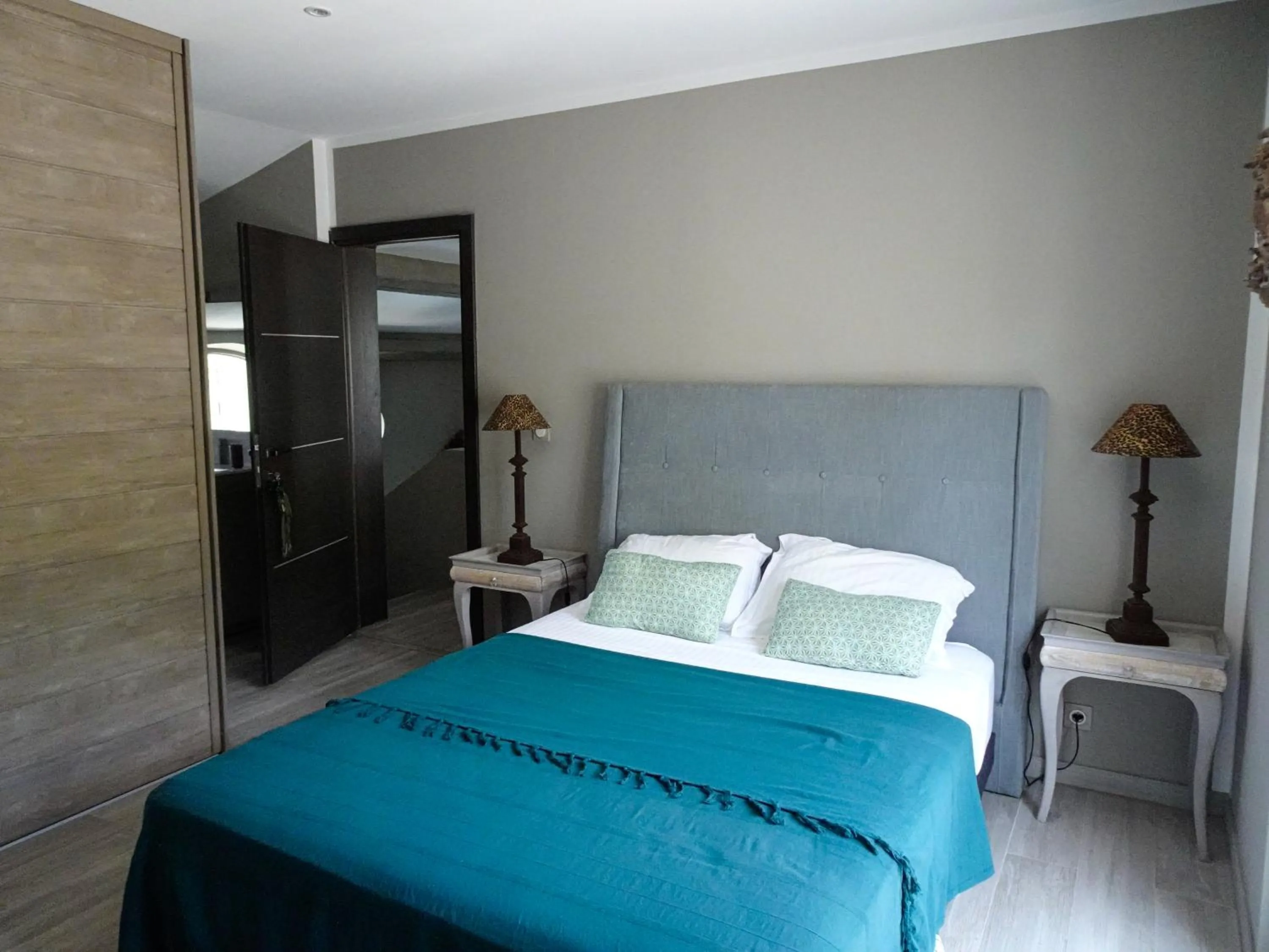 Bed in Belle maison avec piscine dans les hauteurs à Saint Raphael