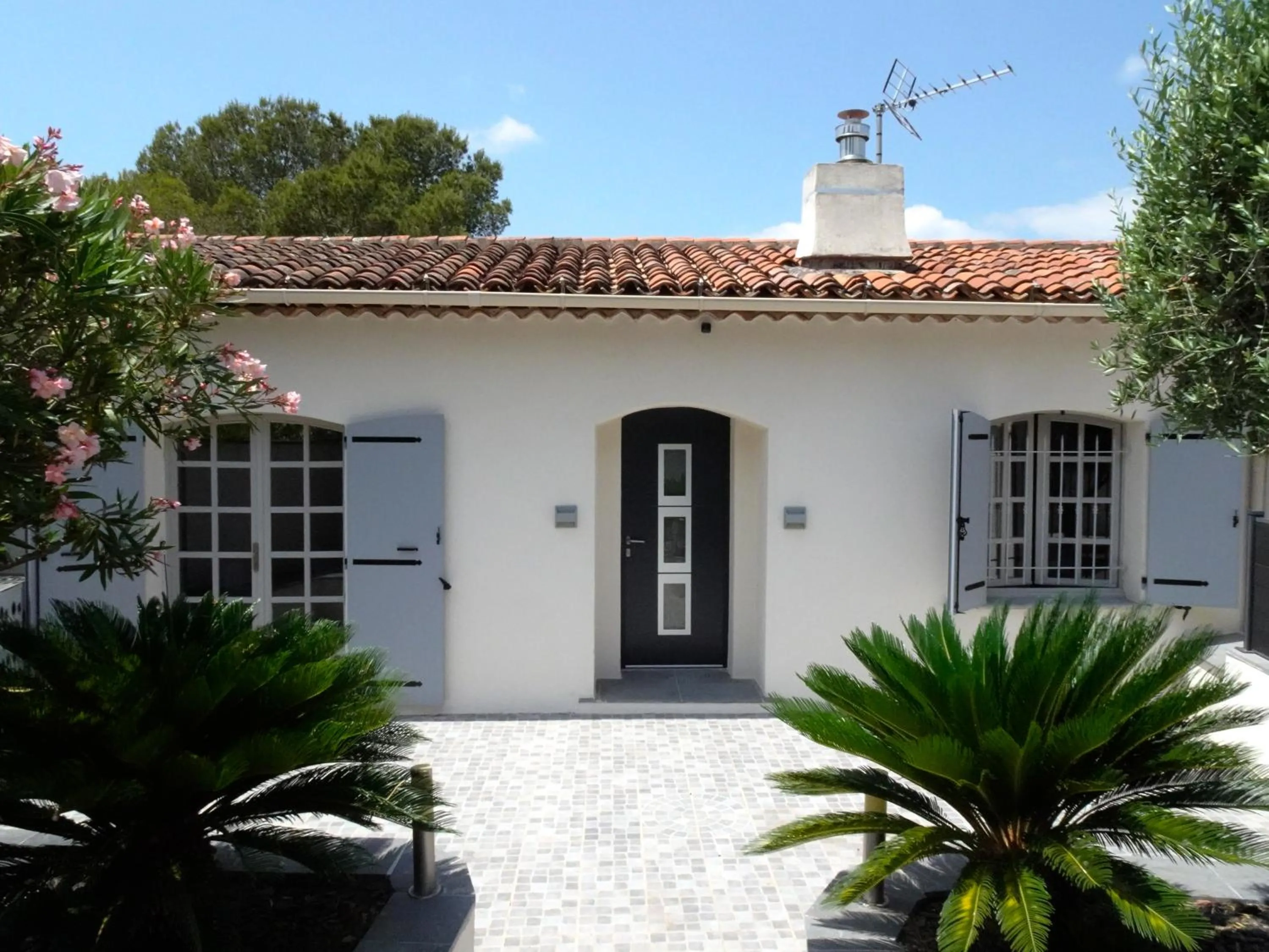 Belle maison avec piscine dans les hauteurs à Saint Raphael