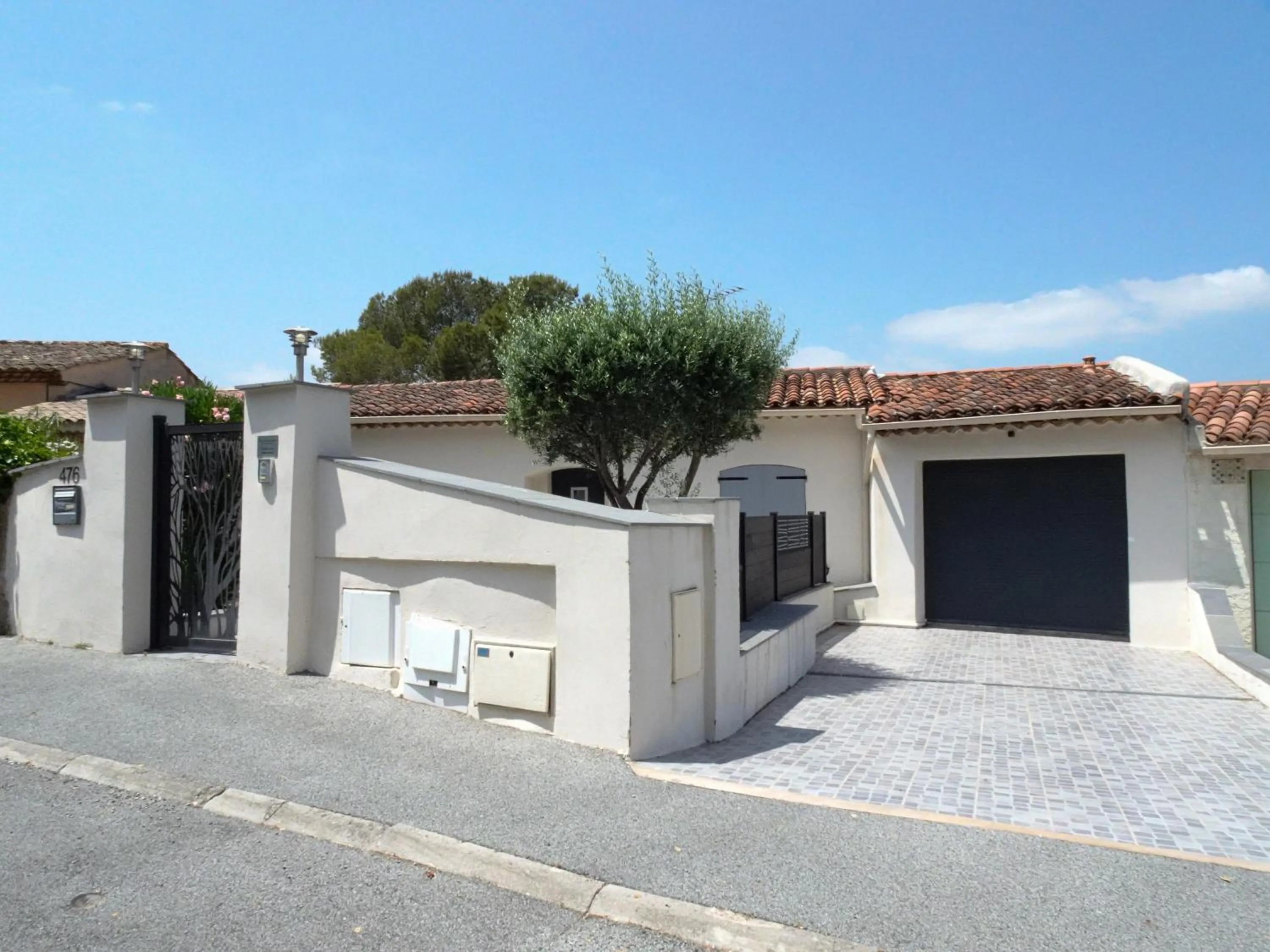 Belle maison avec piscine dans les hauteurs à Saint Raphael