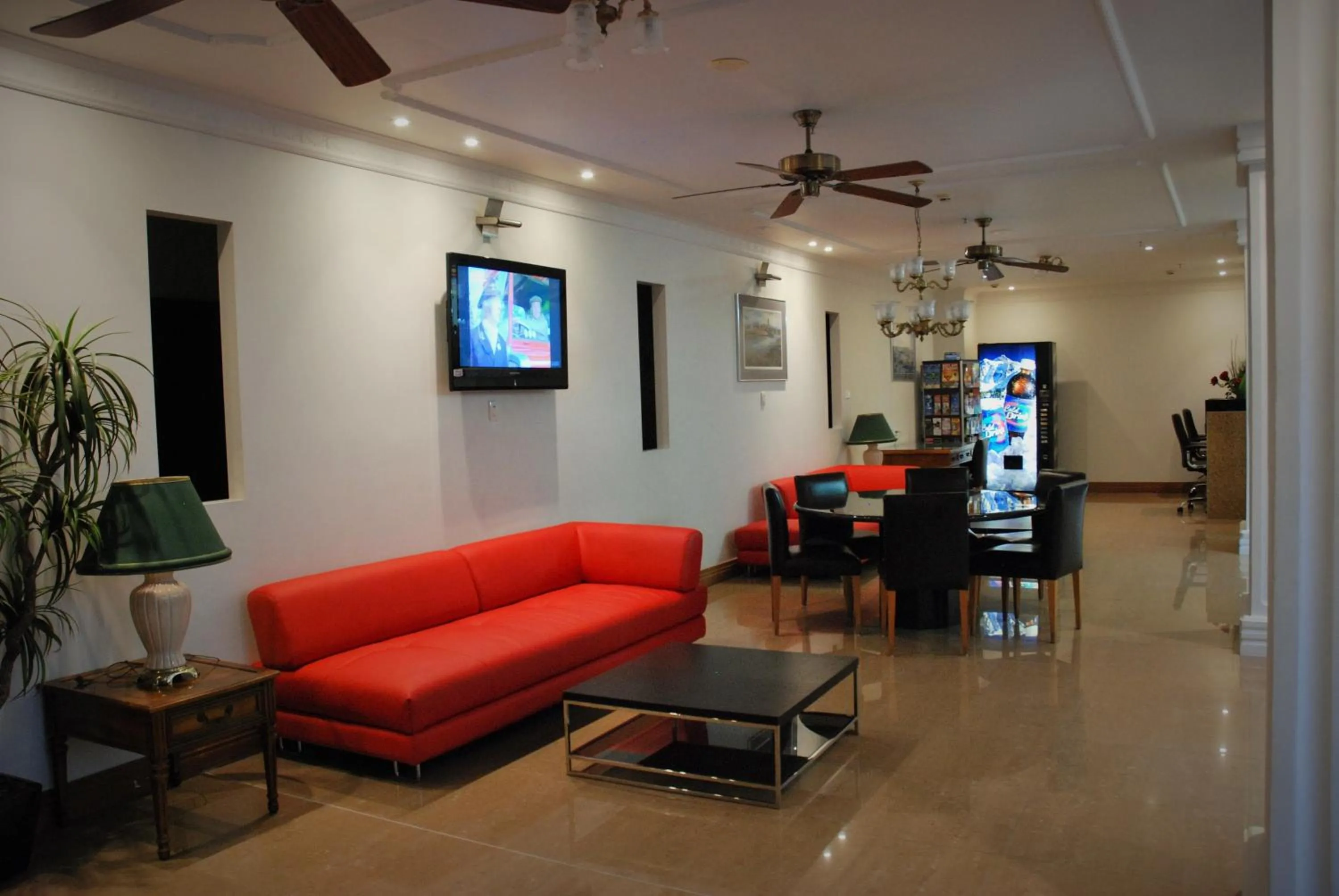 Lobby or reception, Seating Area in Astor Metropole Hotel