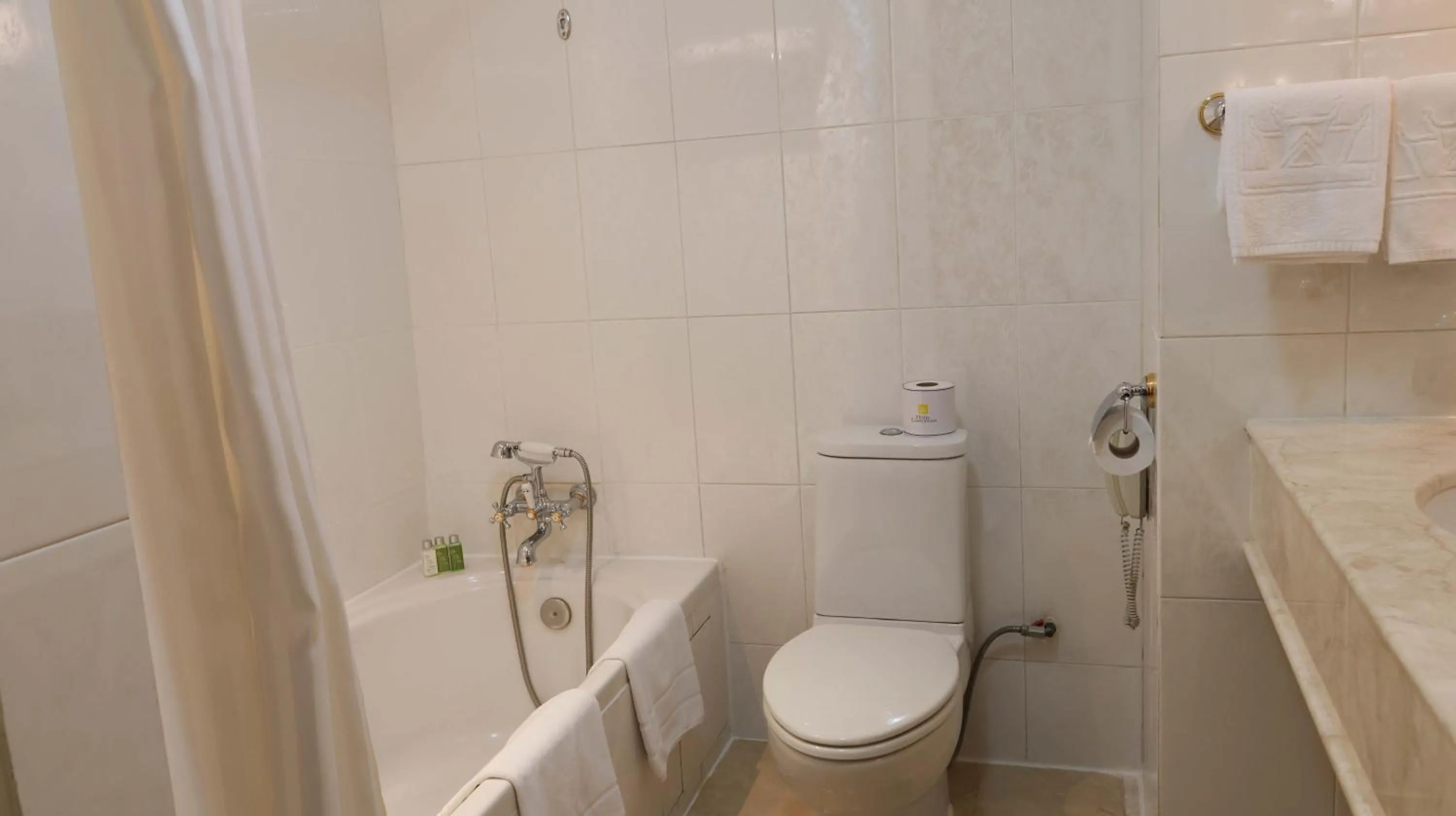 Bathroom in Hotel Cambodiana