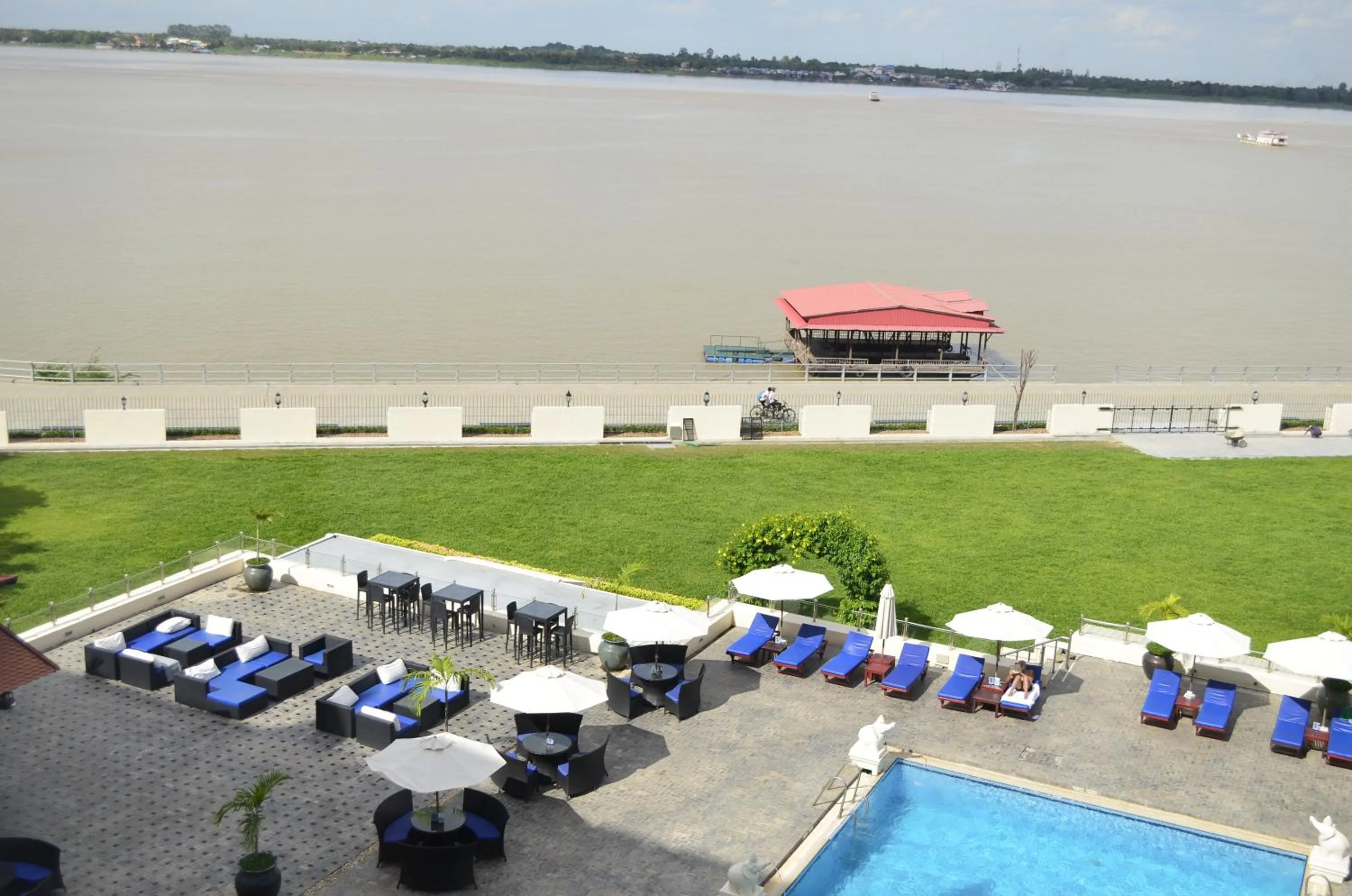 Garden in Hotel Cambodiana