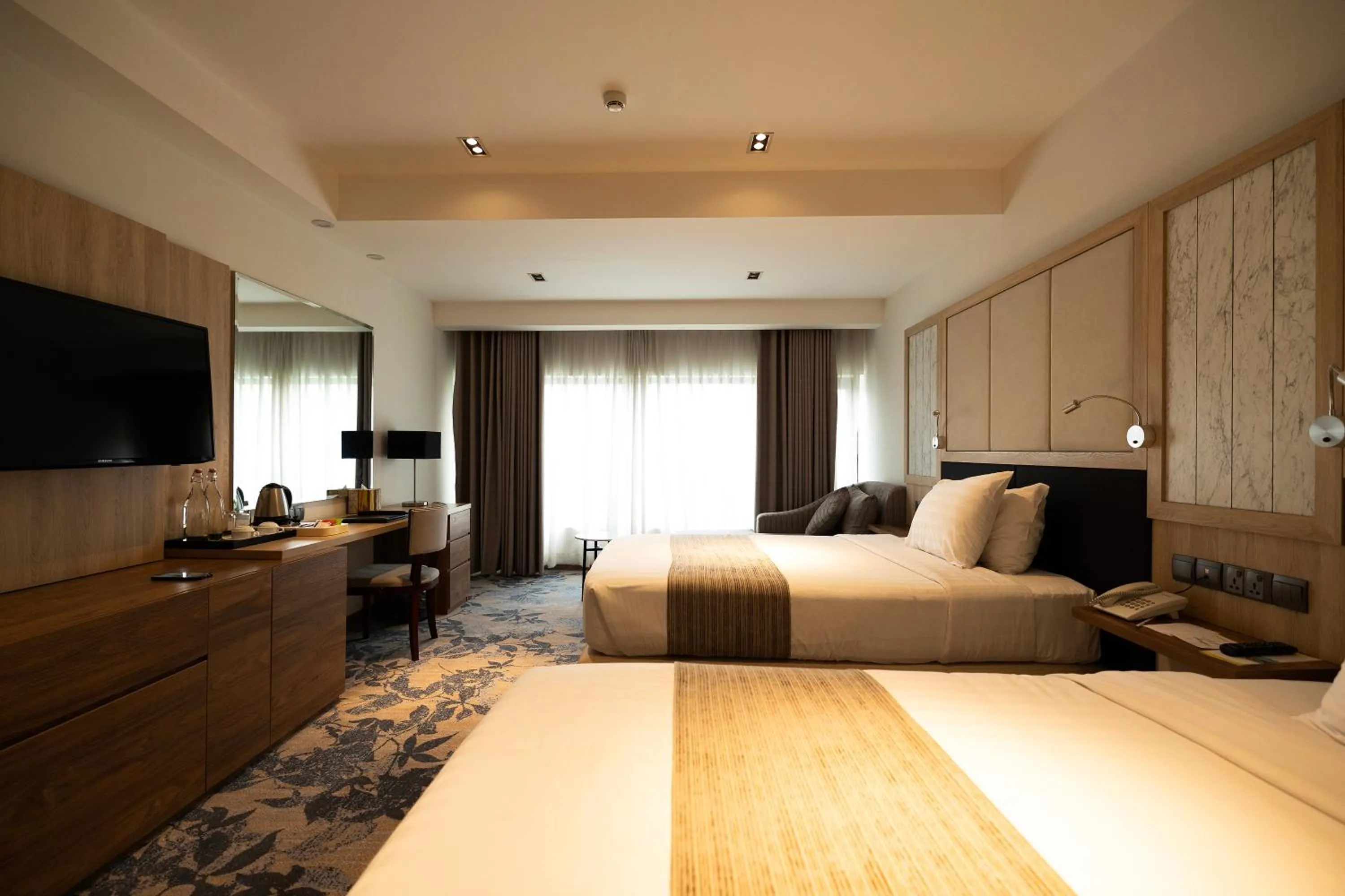 Bedroom, Bed in Hotel Cambodiana