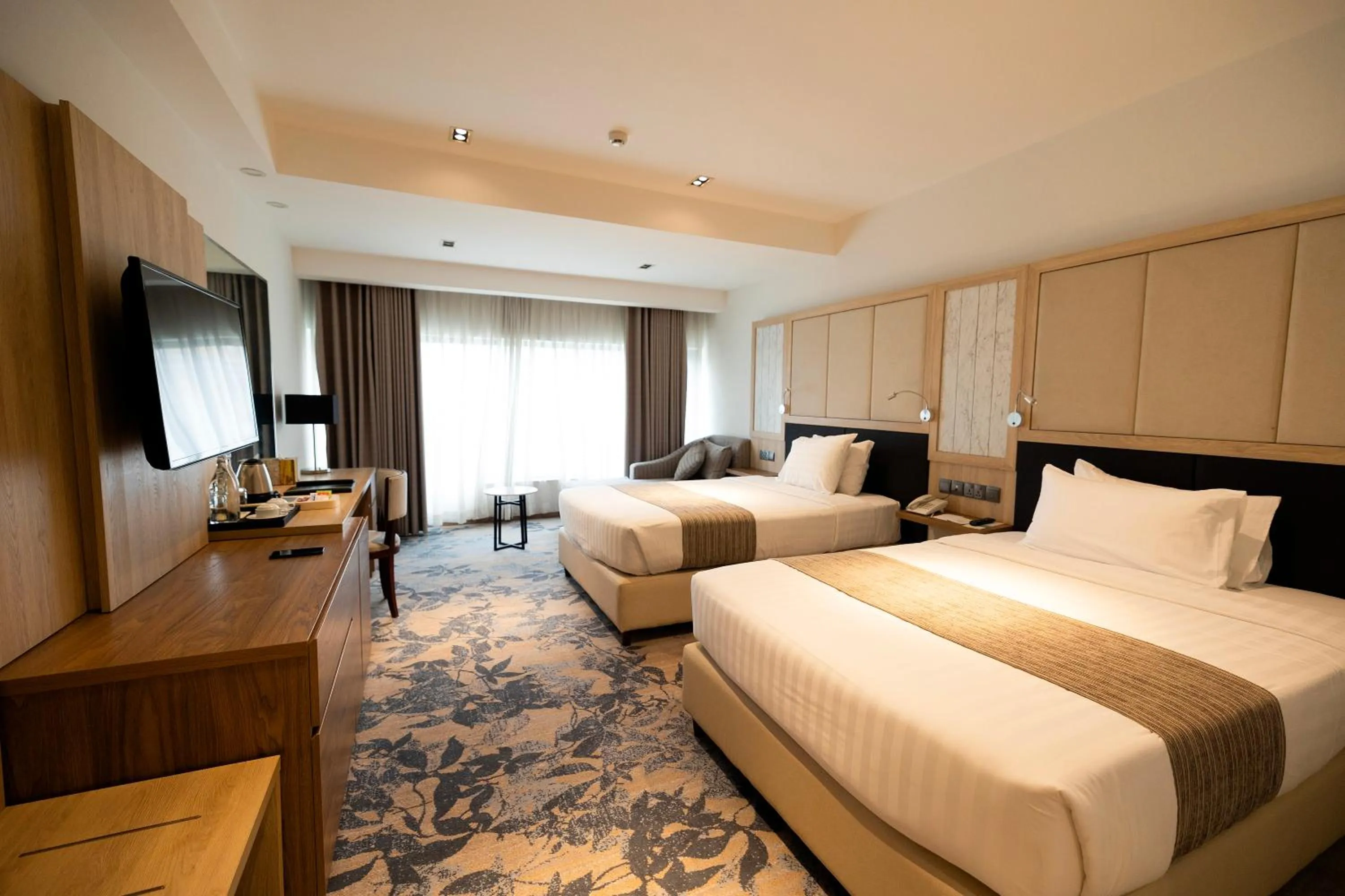 Bedroom, Bed in Hotel Cambodiana