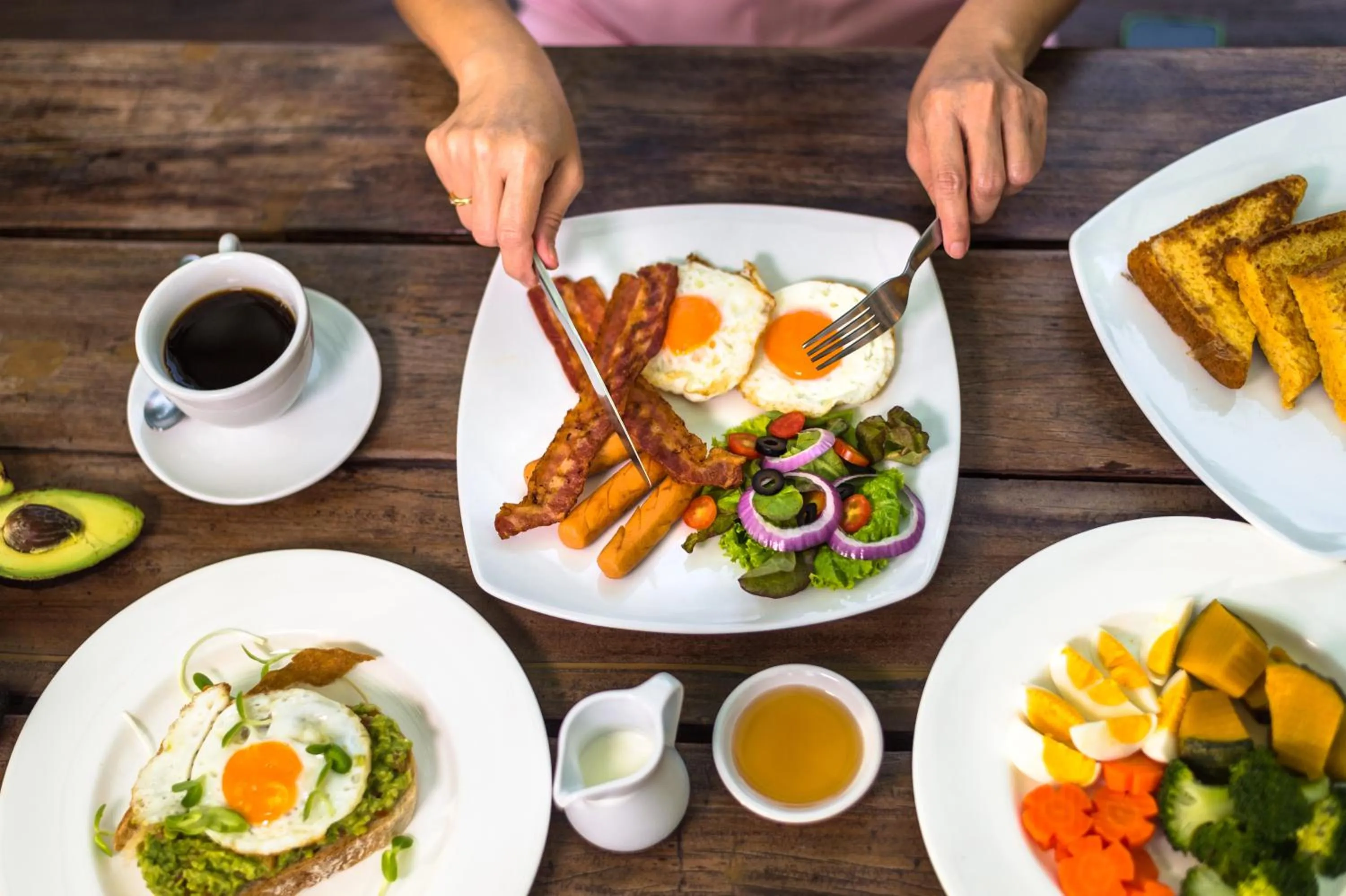 Breakfast in Lanta Thip House by Swiss-Belhotel - SHA Plus