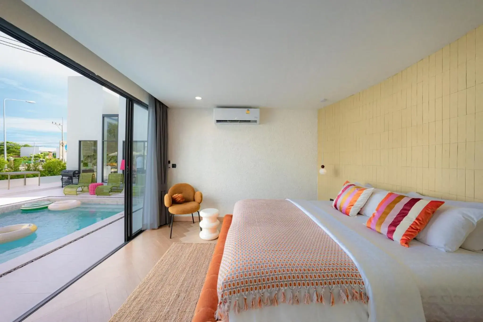 Bed in Maldives Beach Resort Bed in Maldives Beach Resort