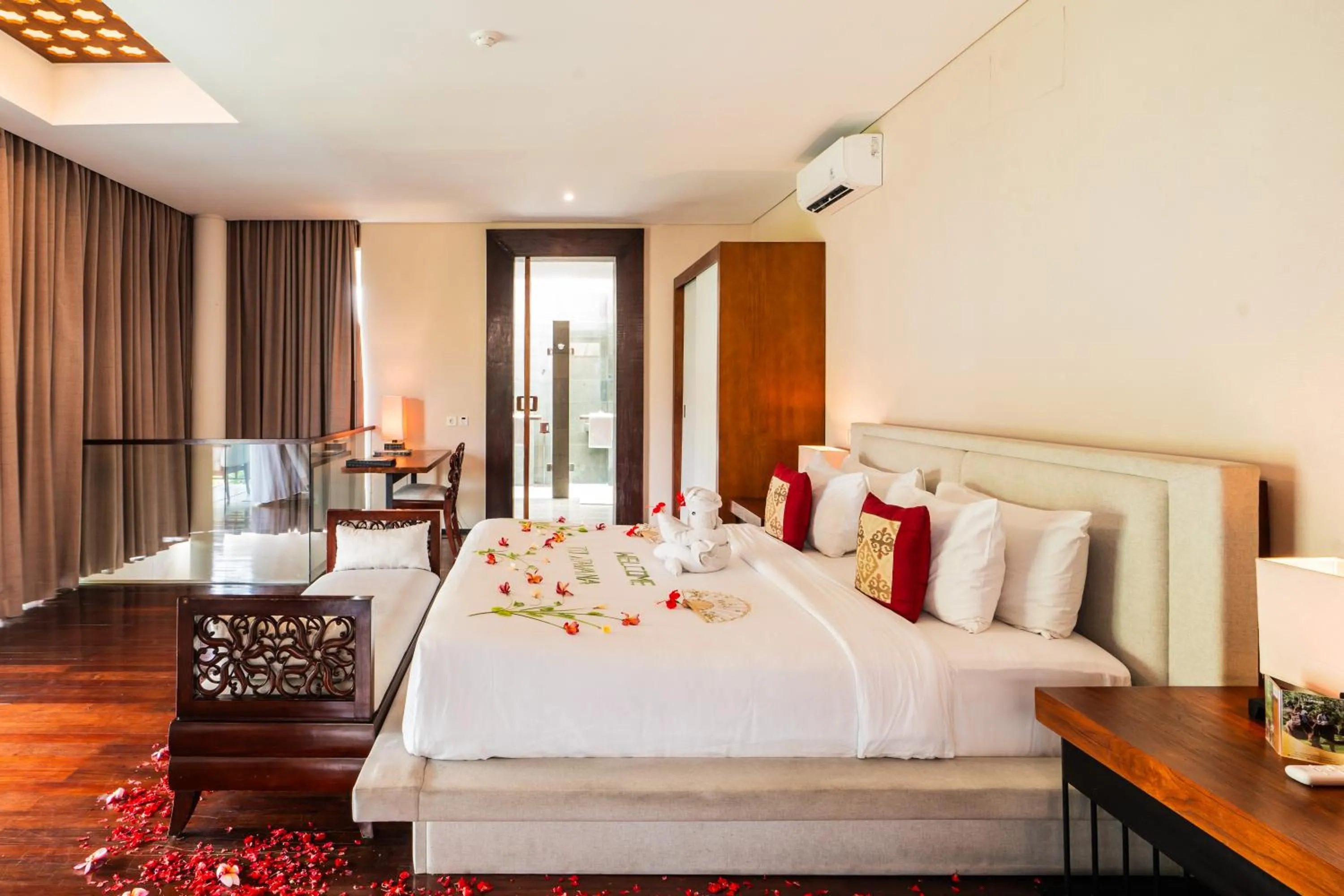 Bed in Javana Royal Villas