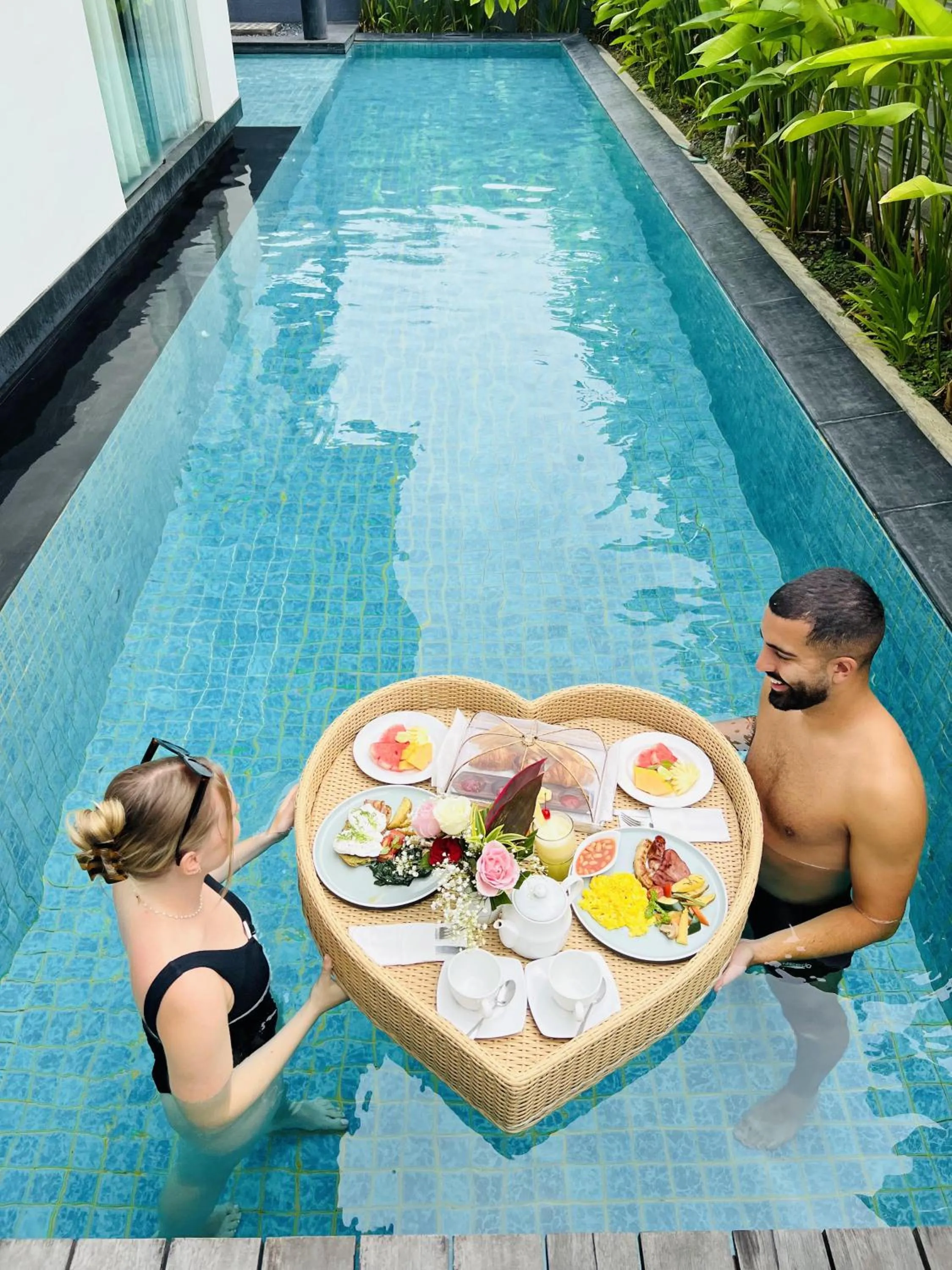 Restaurant/places to eat in Javana Royal Villas