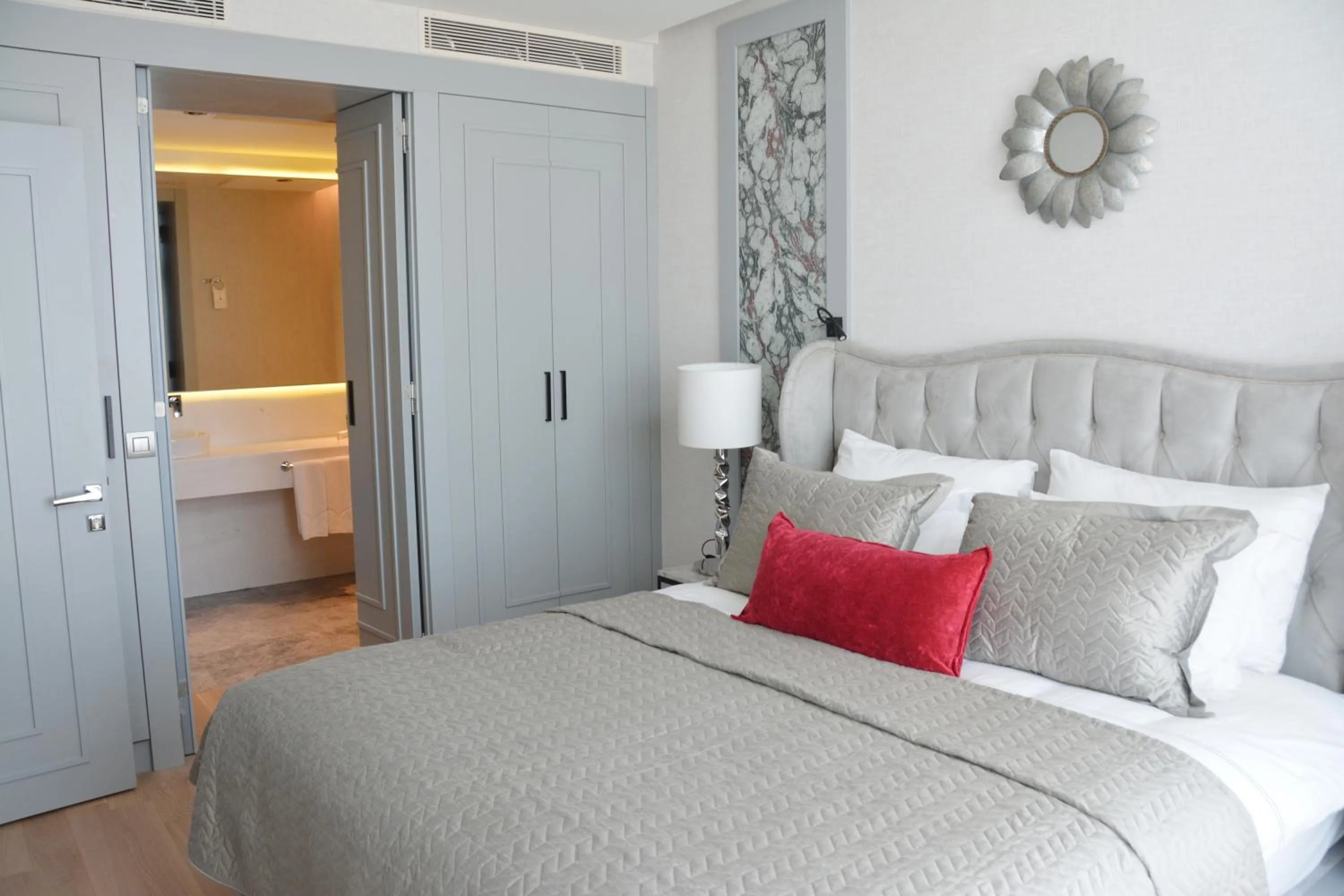 Bedroom, Bed in CVK Taksim Hotel Istanbul