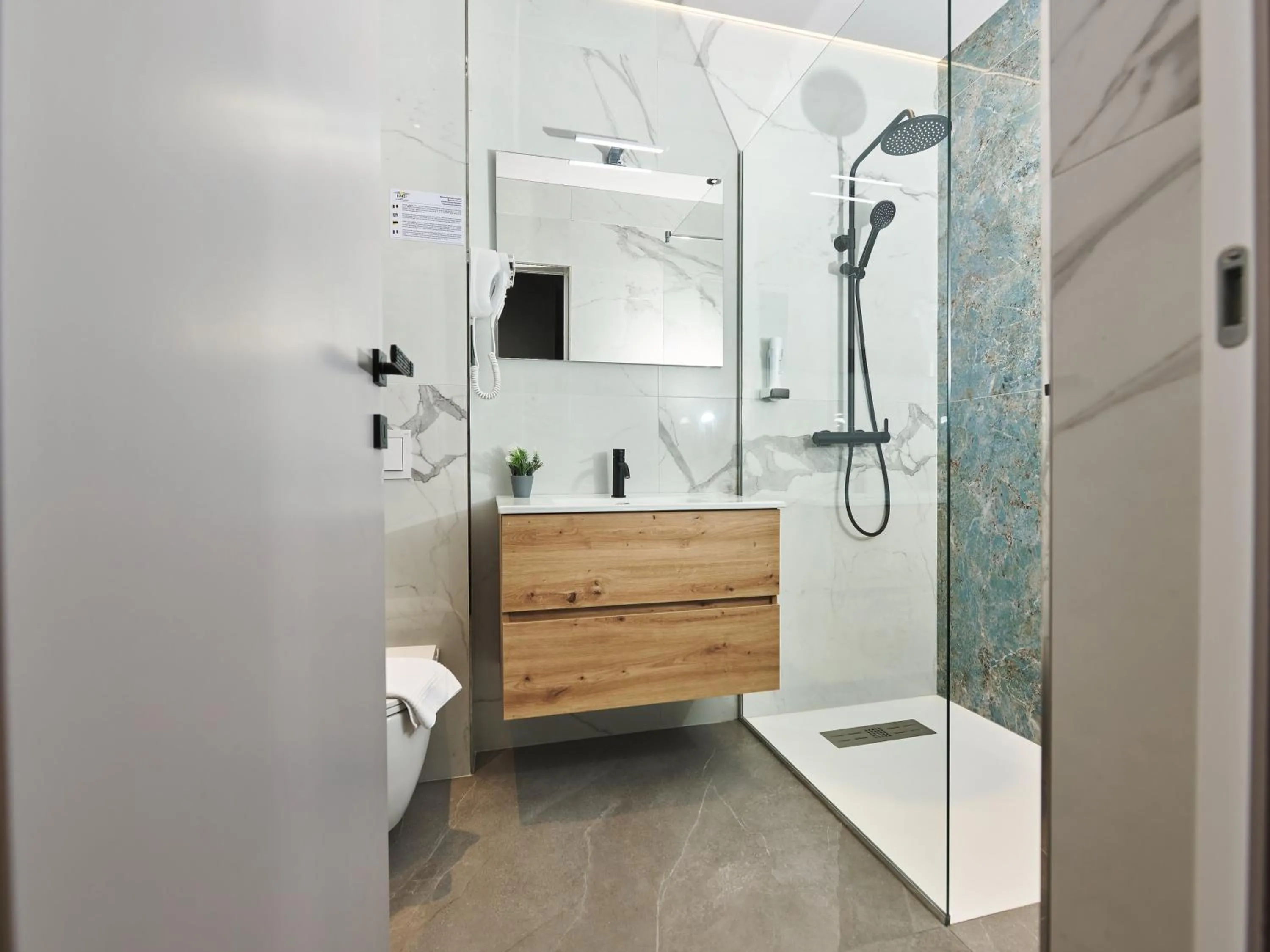 Bathroom in Hotel EMD