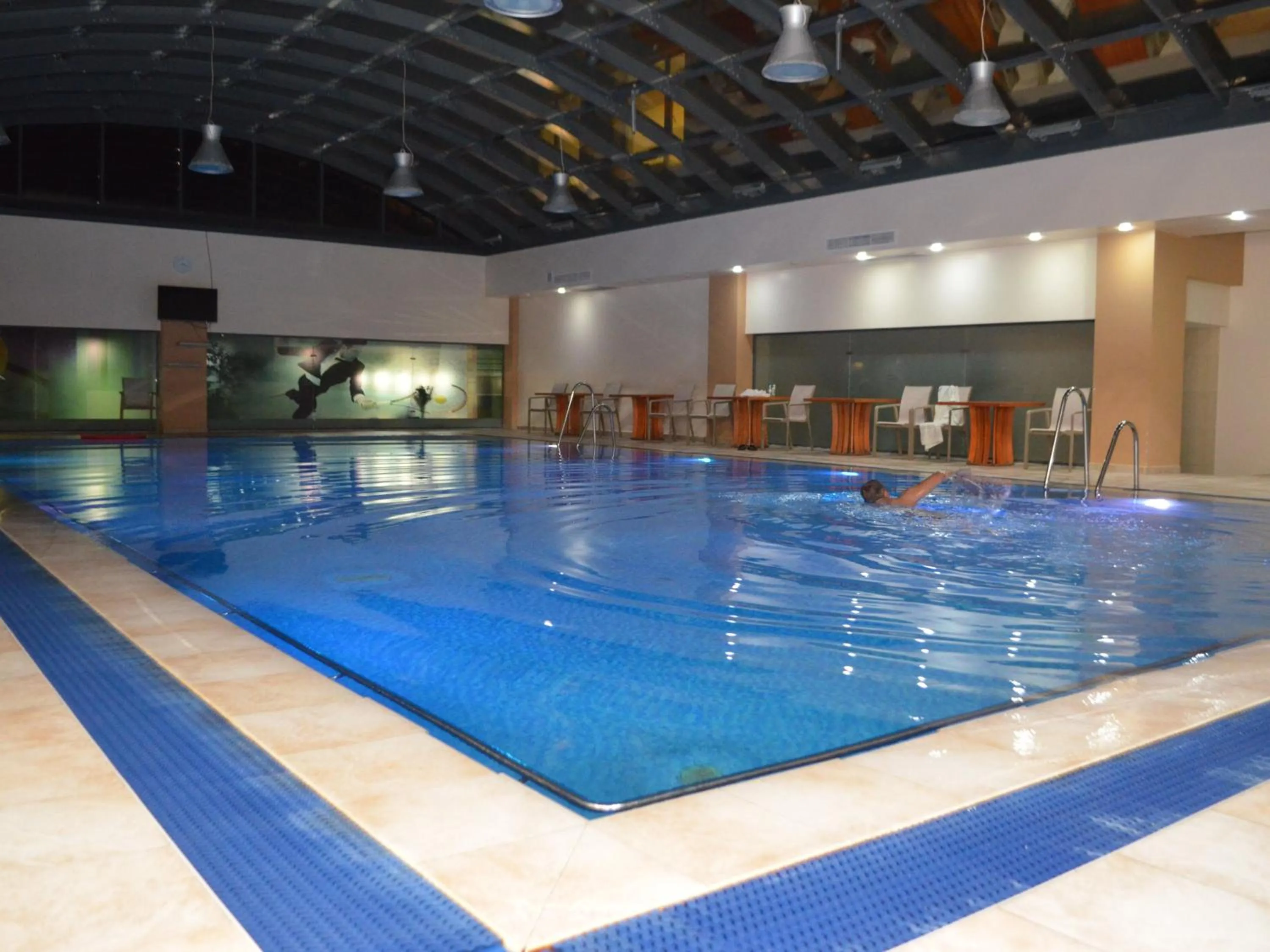 Swimming pool in Hotel EMD
