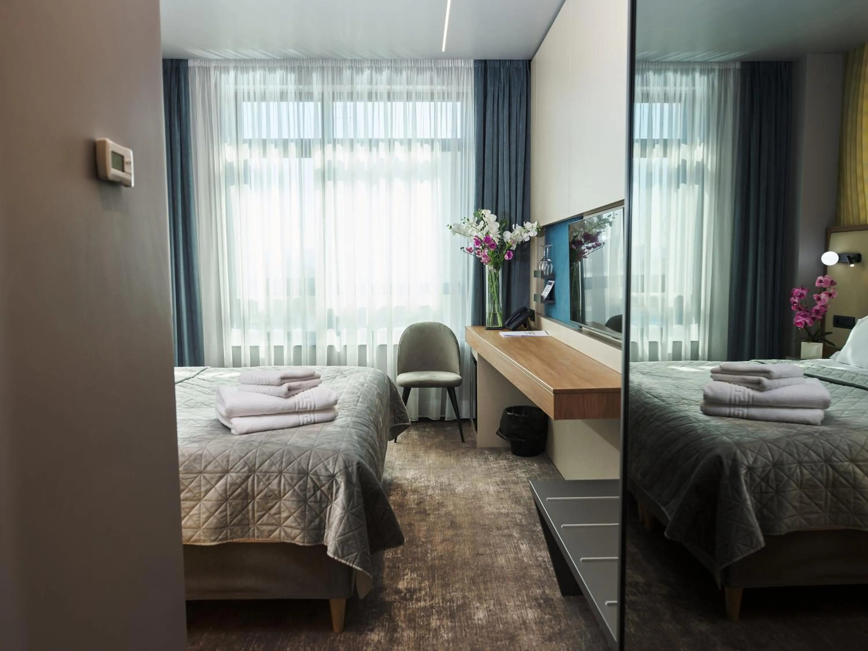 Photo of the whole room, Bed in Hotel EMD