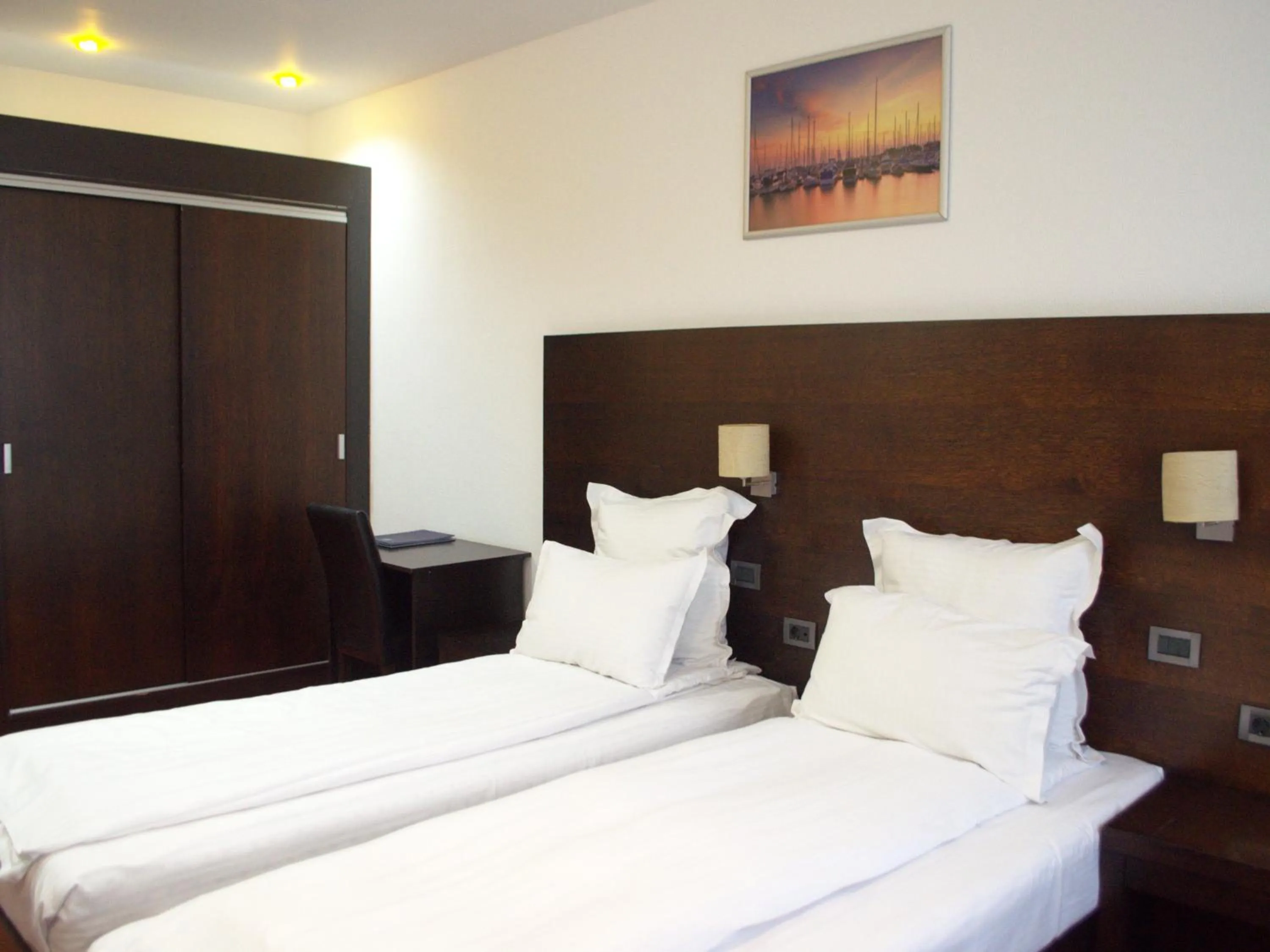 Bedroom, Bed in Hotel EMD