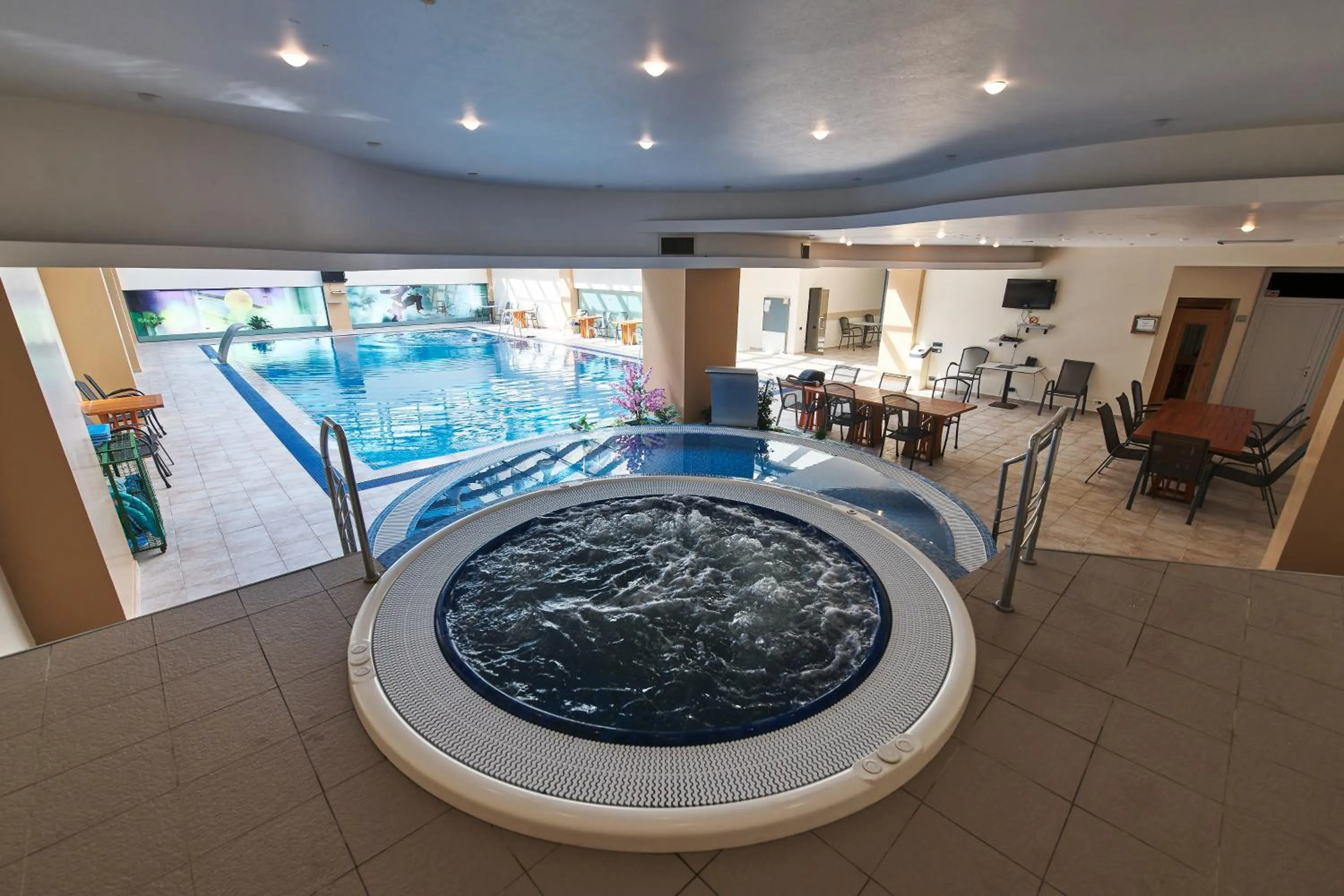 Swimming pool in Hotel EMD