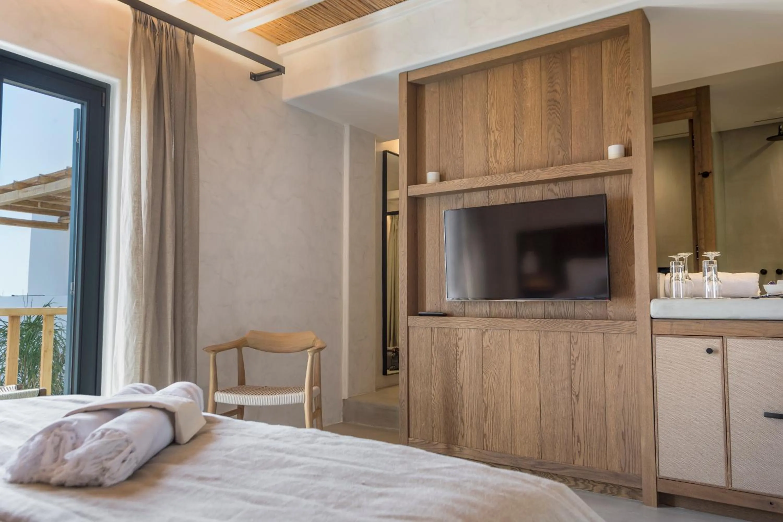 Photo of the whole room, Bed in Branco Mykonos