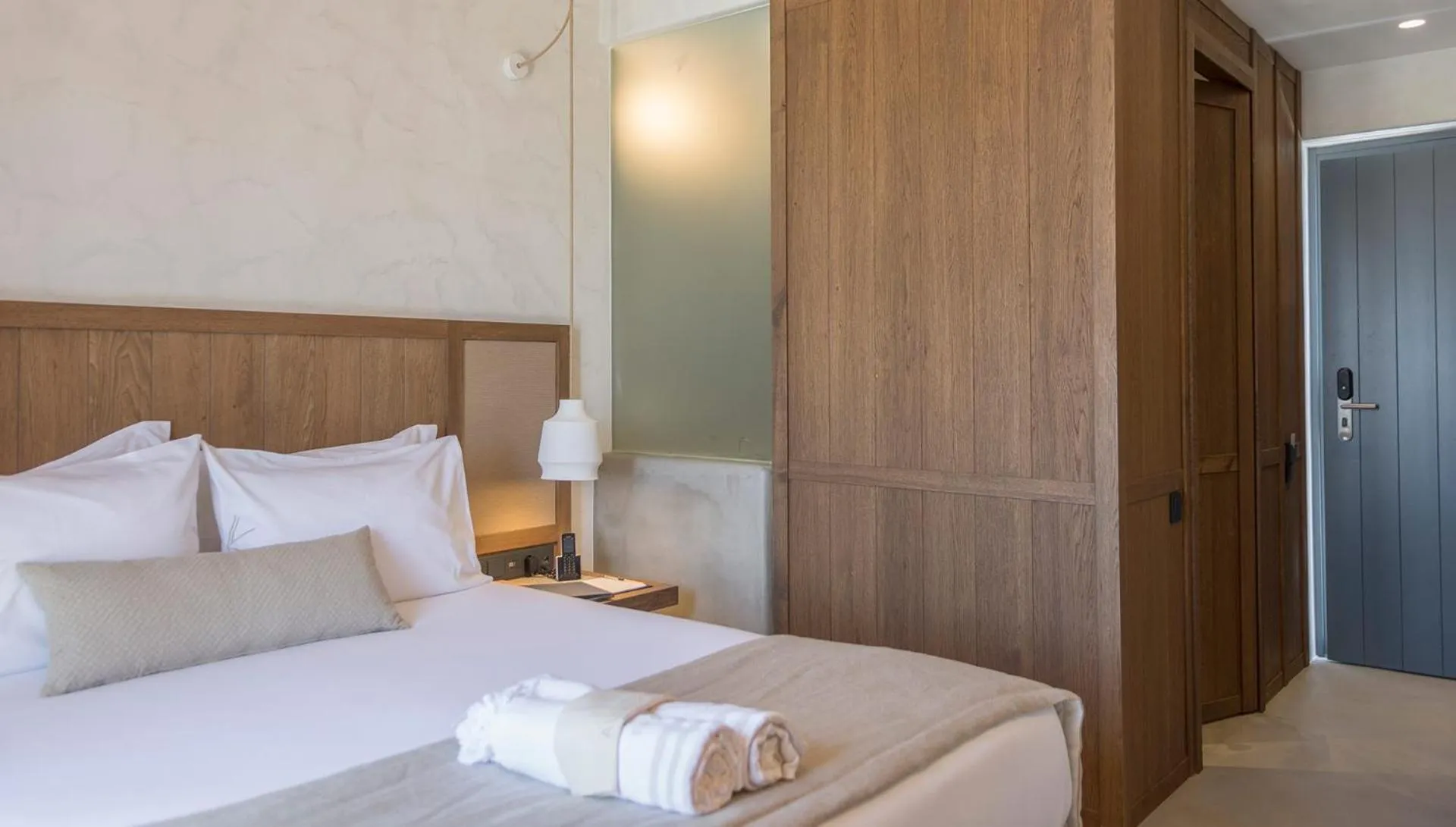 Area and facilities, Bed in Branco Mykonos