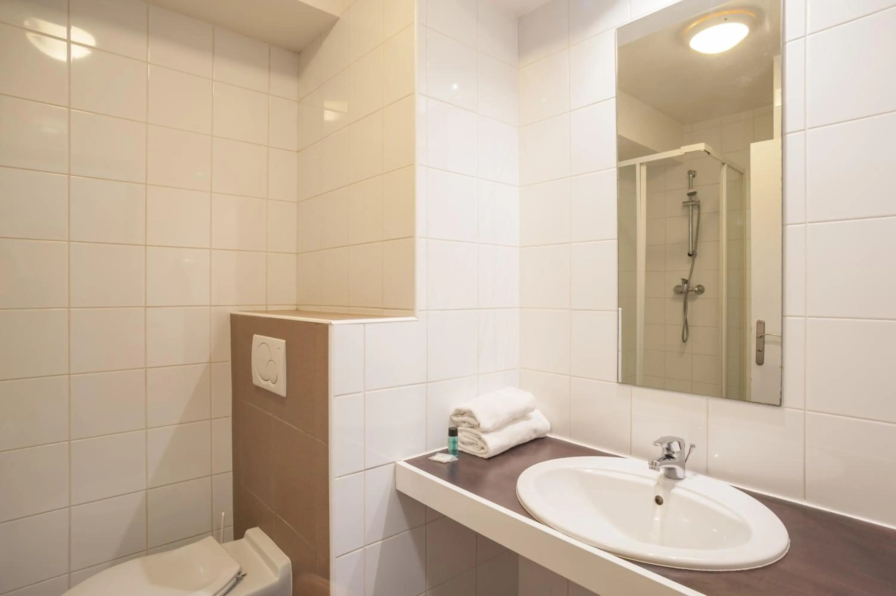 Bathroom in City Résidence Chelles