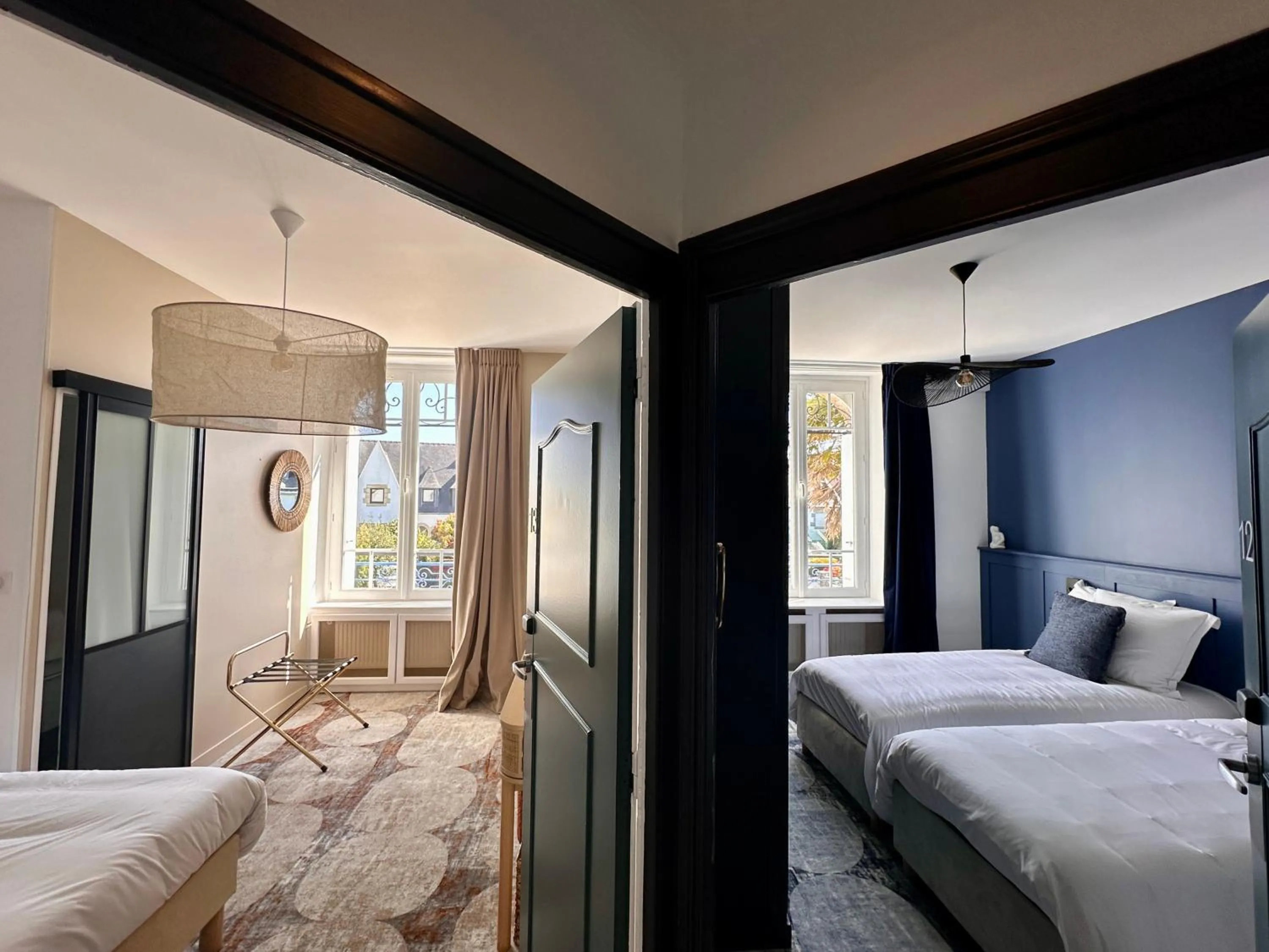 Photo of the whole room in L'Armoric Hôtel - RÉNOVÉ