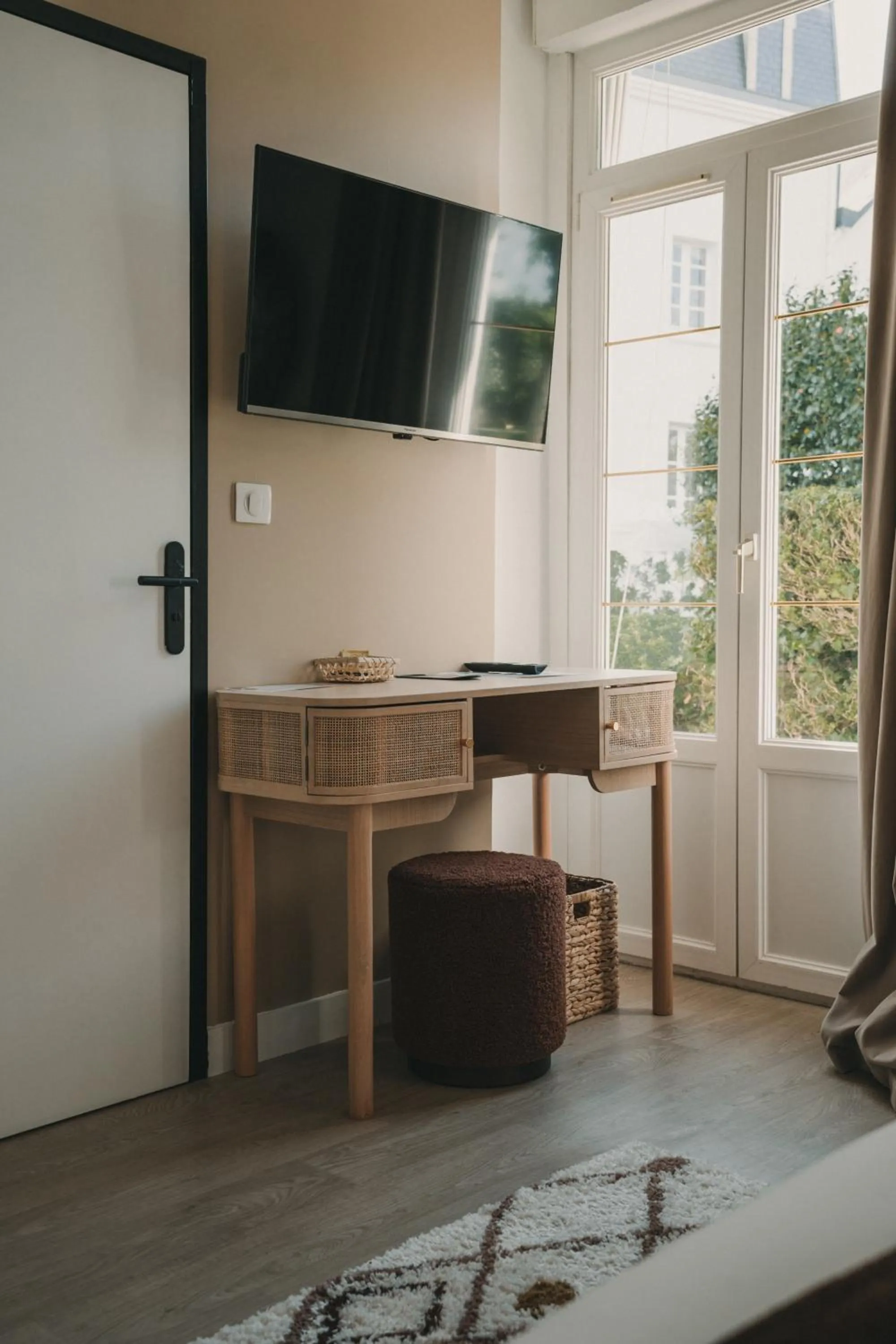 TV and multimedia in L'Armoric Hôtel - RÉNOVÉ