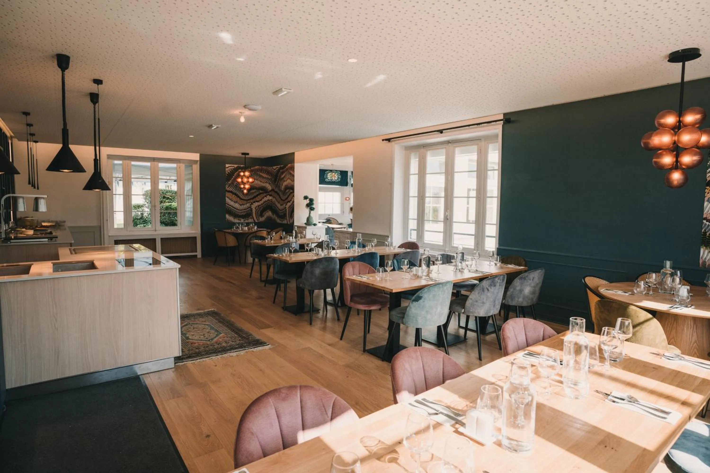 Restaurant/places to eat in L'Armoric Hôtel - RÉNOVÉ