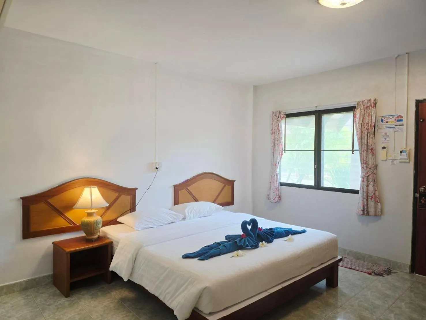 Bed in D.R. Lanta Bay Resort