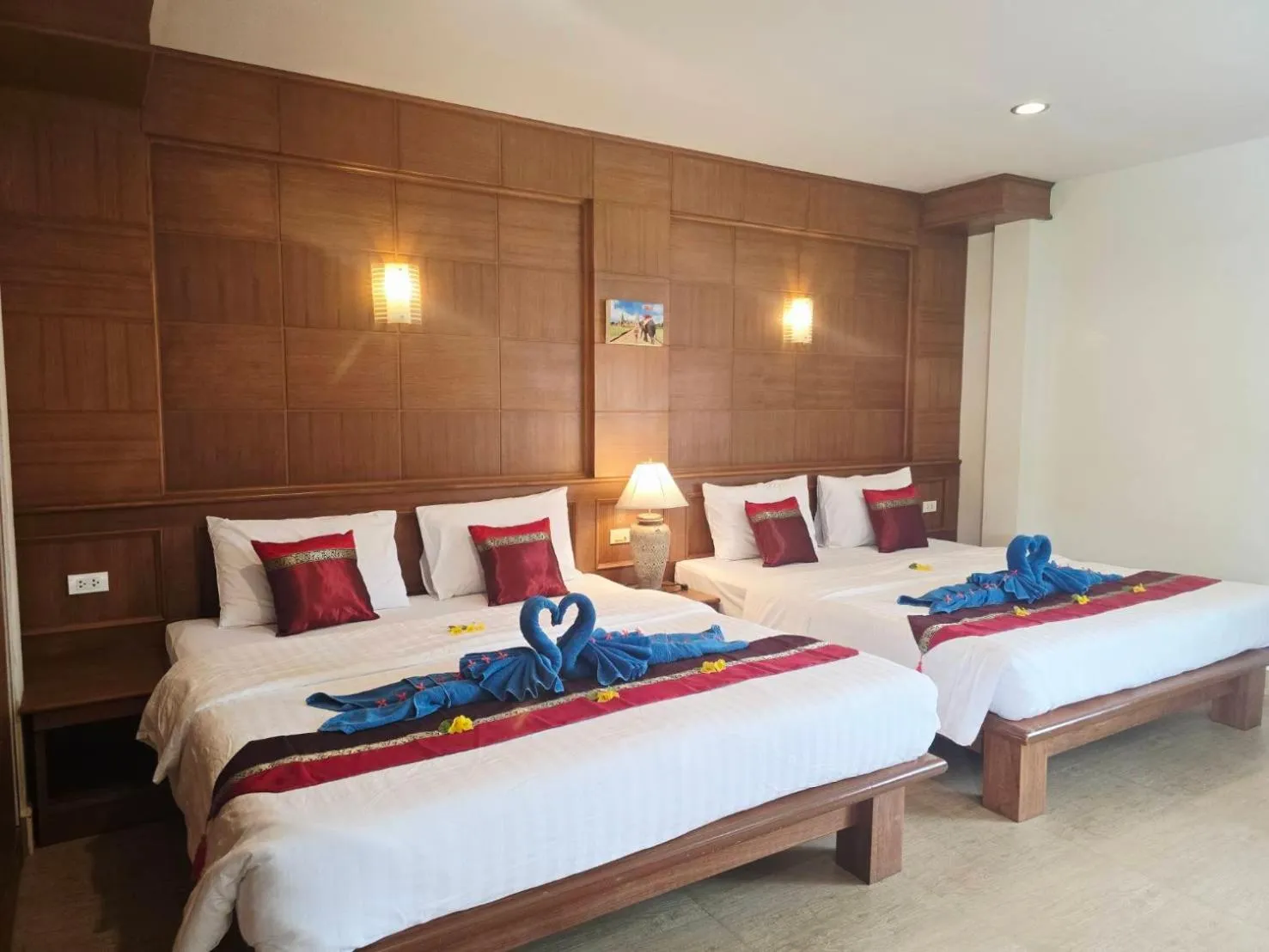 Bed in D.R. Lanta Bay Resort