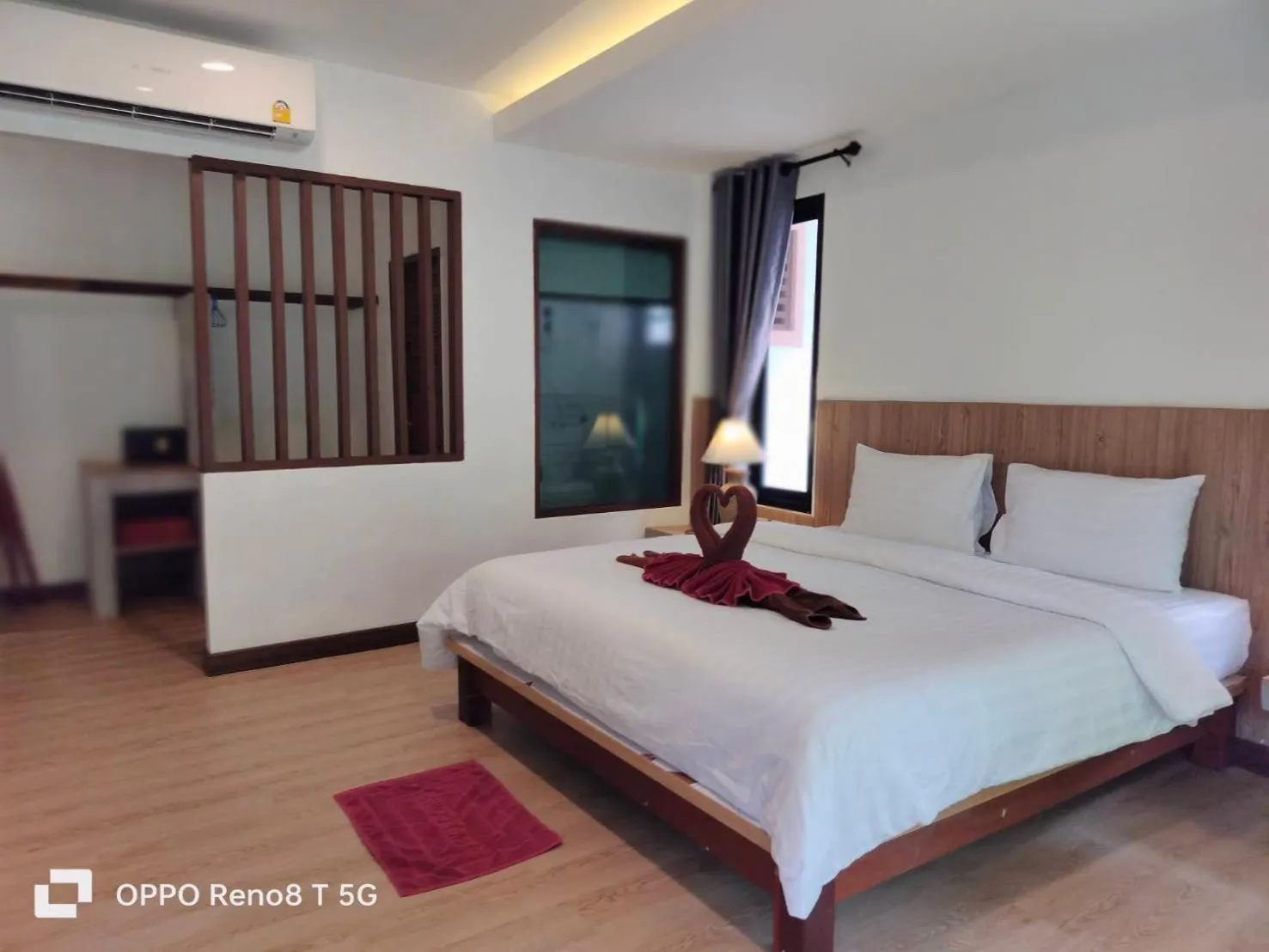 Bed in D.R. Lanta Bay Resort