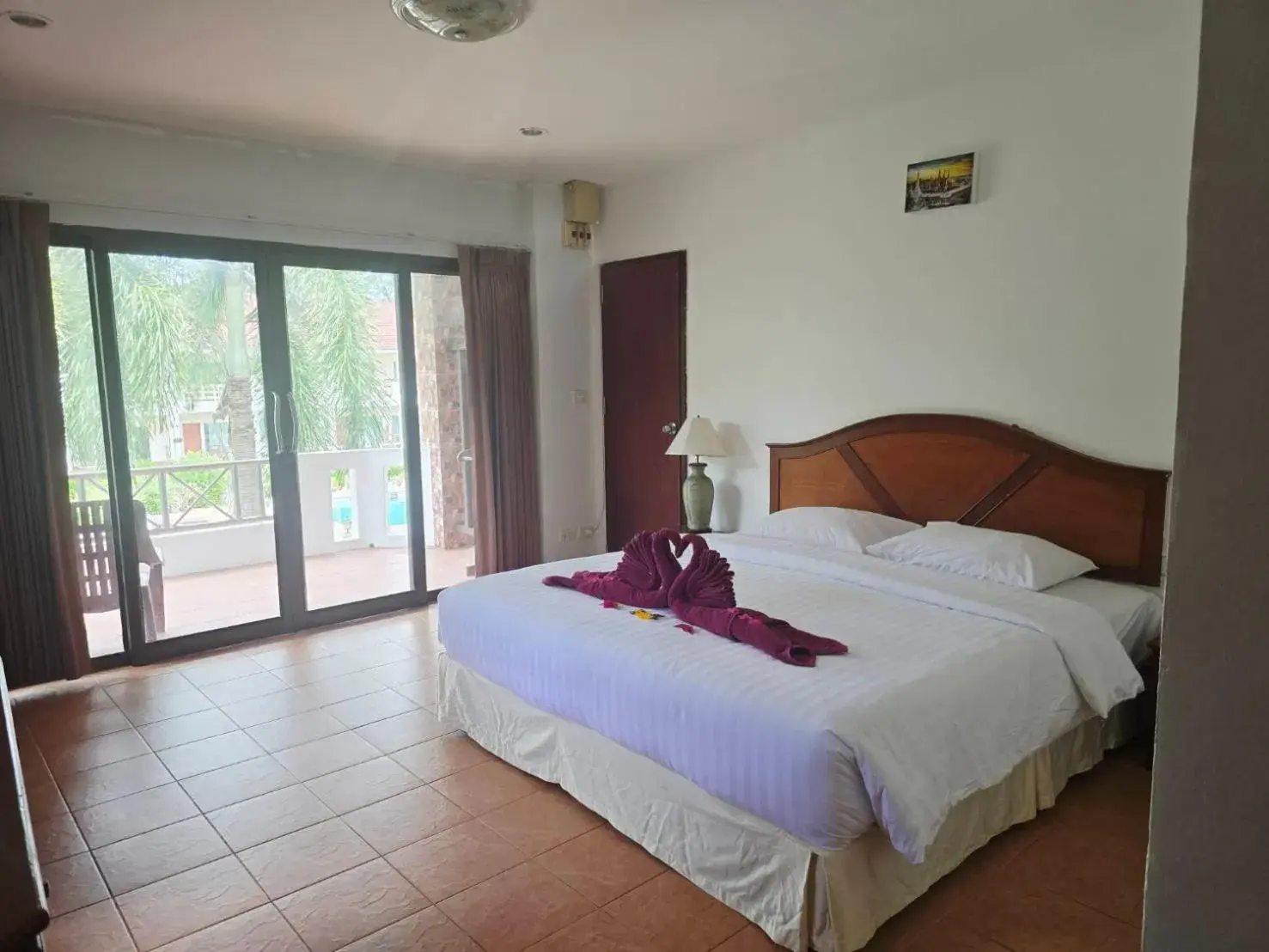 Bed in D.R. Lanta Bay Resort Bed in D.R. Lanta Bay Resort