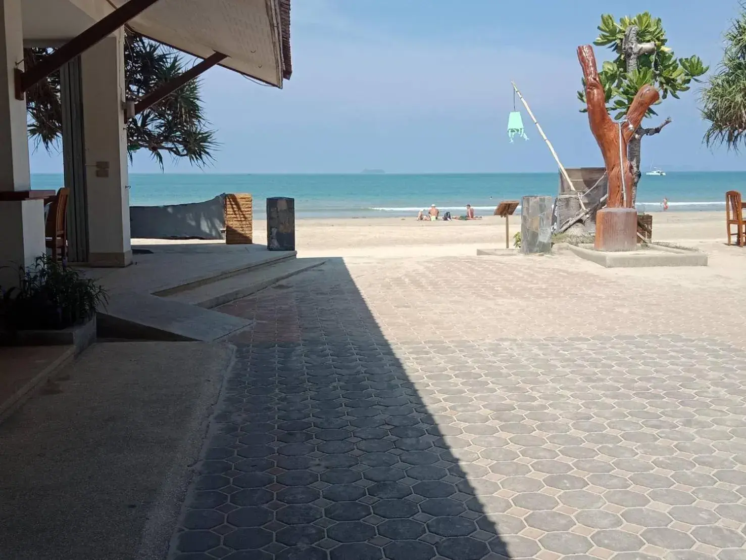 Beach in D.R. Lanta Bay Resort Beach in D.R. Lanta Bay Resort