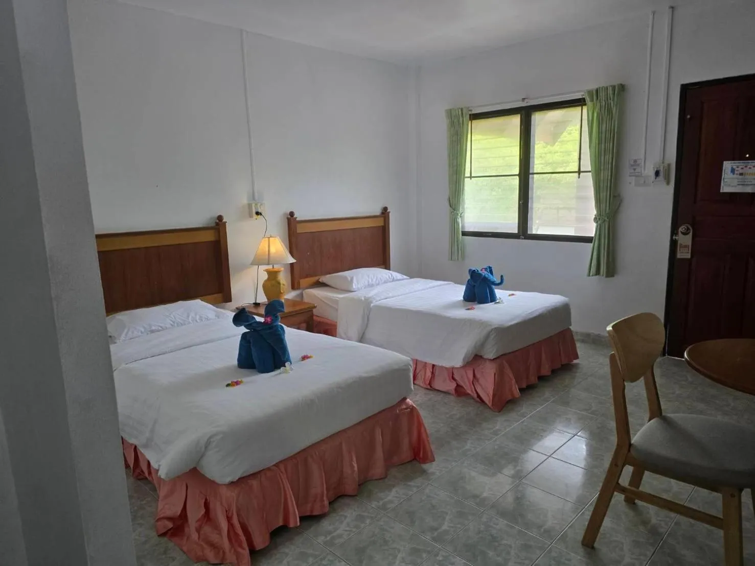 Bed in D.R. Lanta Bay Resort