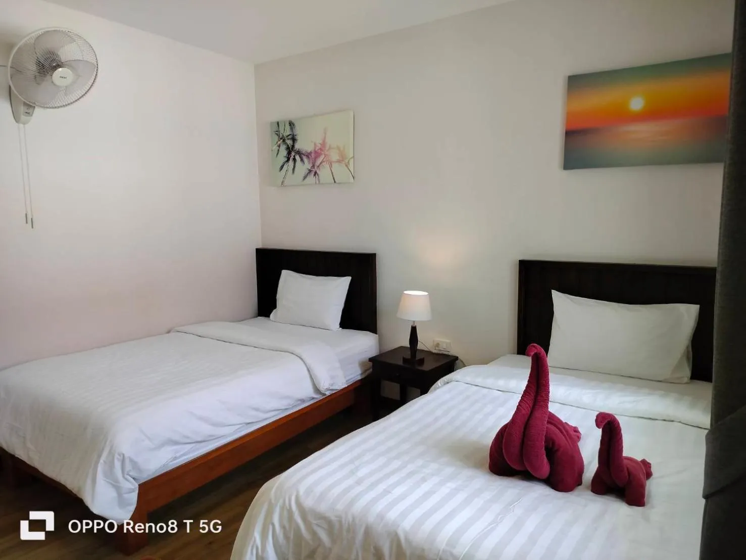 Bed in D.R. Lanta Bay Resort