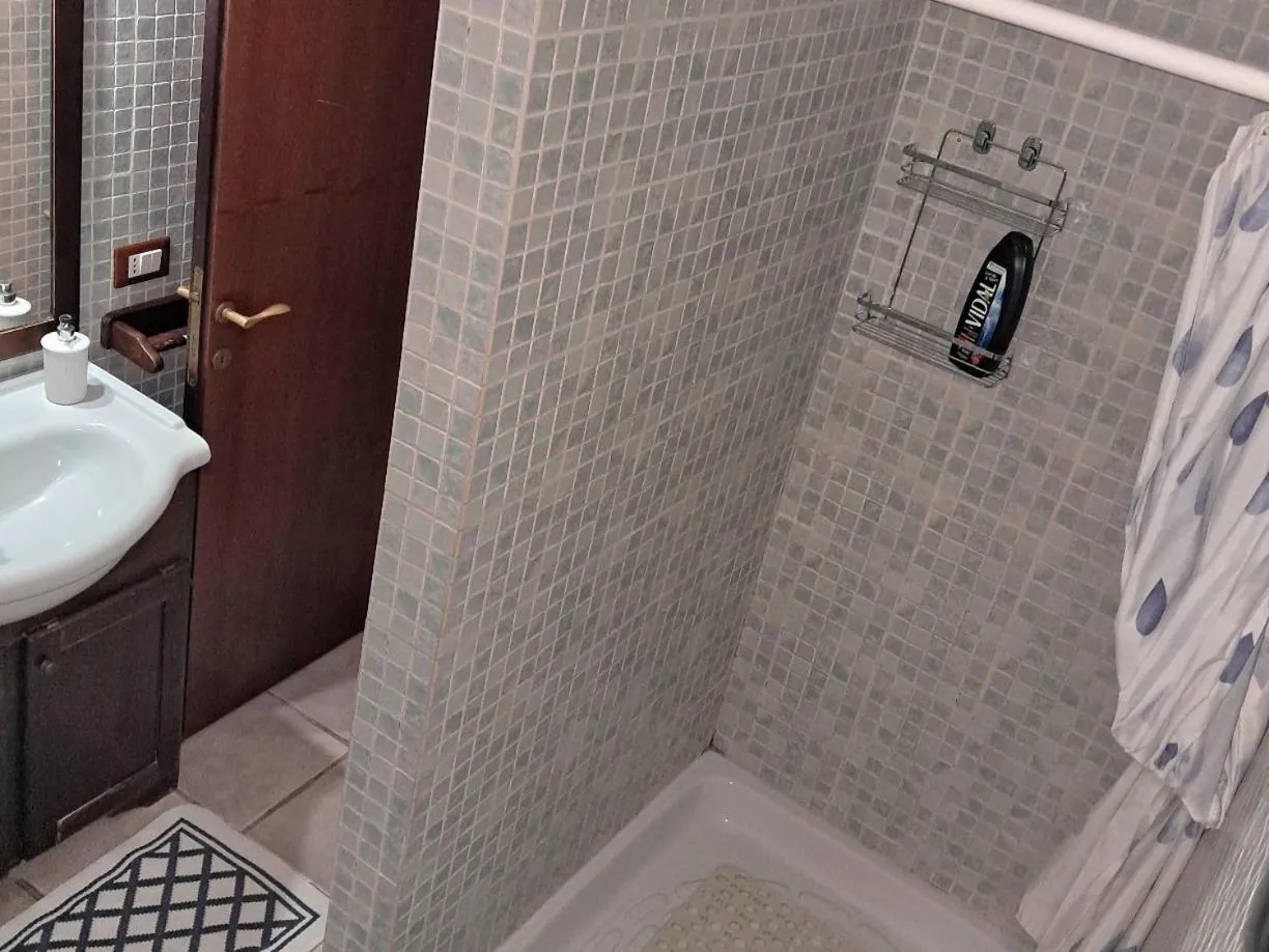 Bathroom in Bed&Breakfast "Fiorella" sul Lago