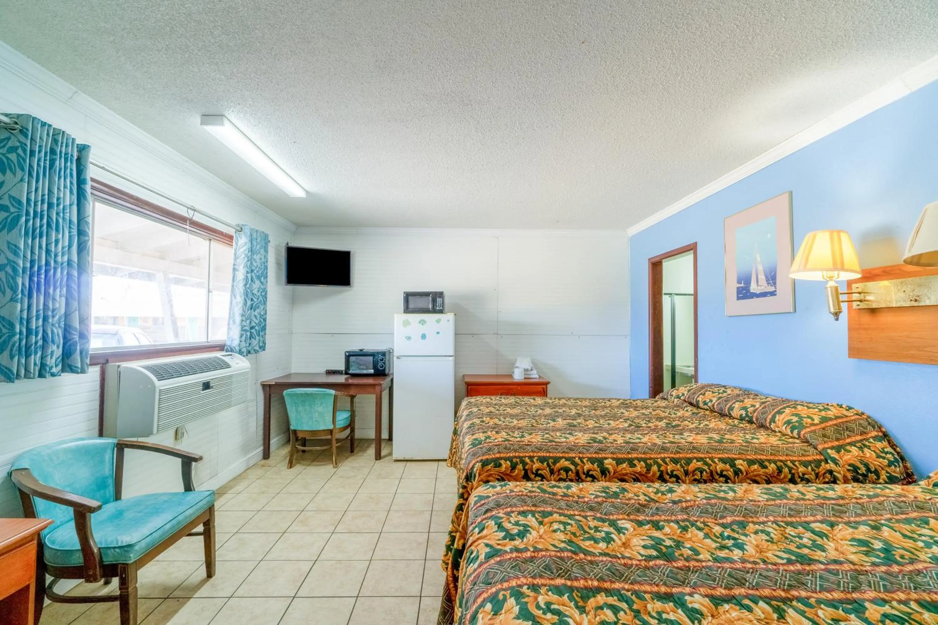 Bedroom, Bed in Gulfway Motel By OYO Near Airport I 37