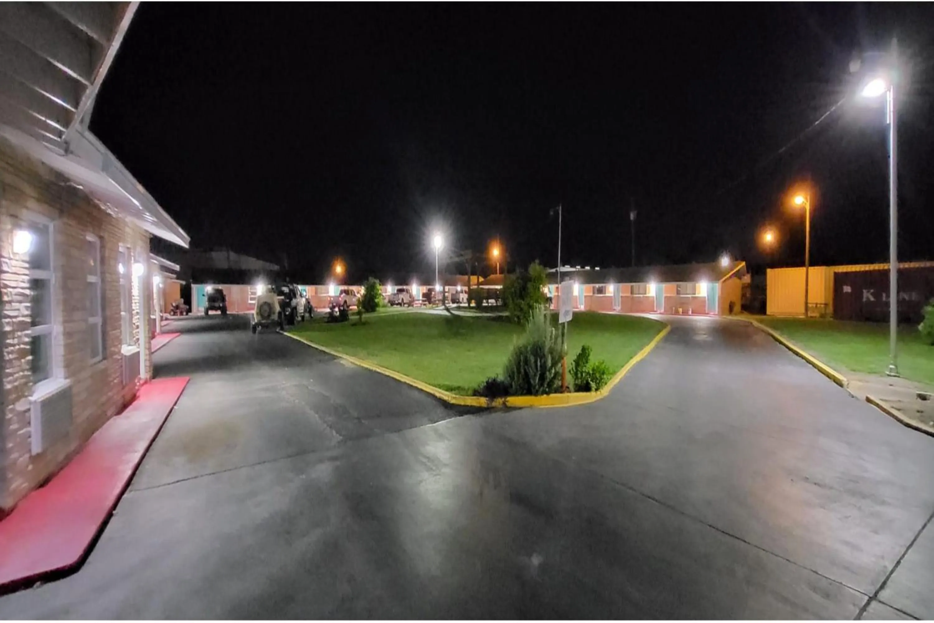 Property building in Gulfway Motel By OYO Near Airport I 37