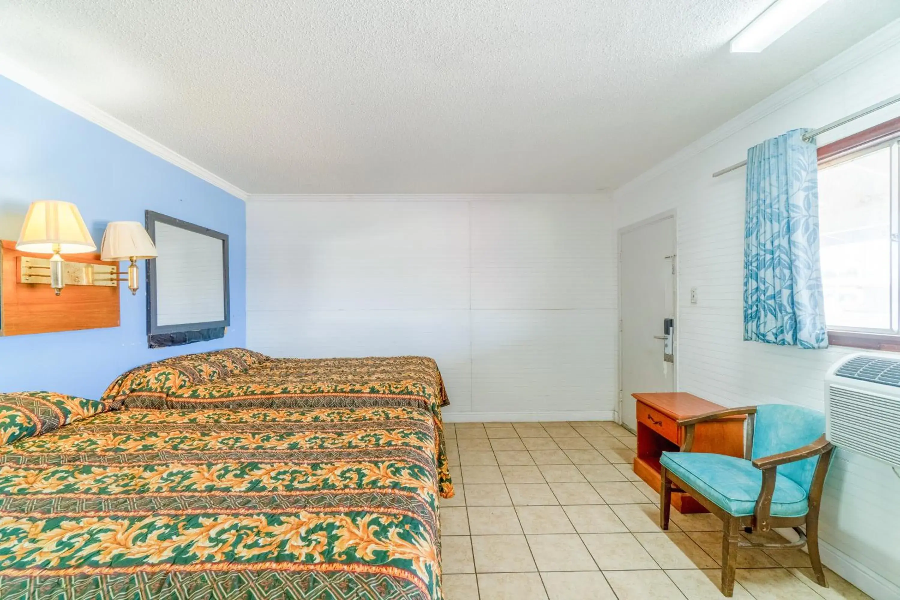 2 Queen Beds with Kitchenette Non-Smoking in Gulfway Motel By OYO Near Airport I 37 2 Queen Beds with Kitchenette Non-Smoking in Gulfway Motel By OYO Near Airport I 37