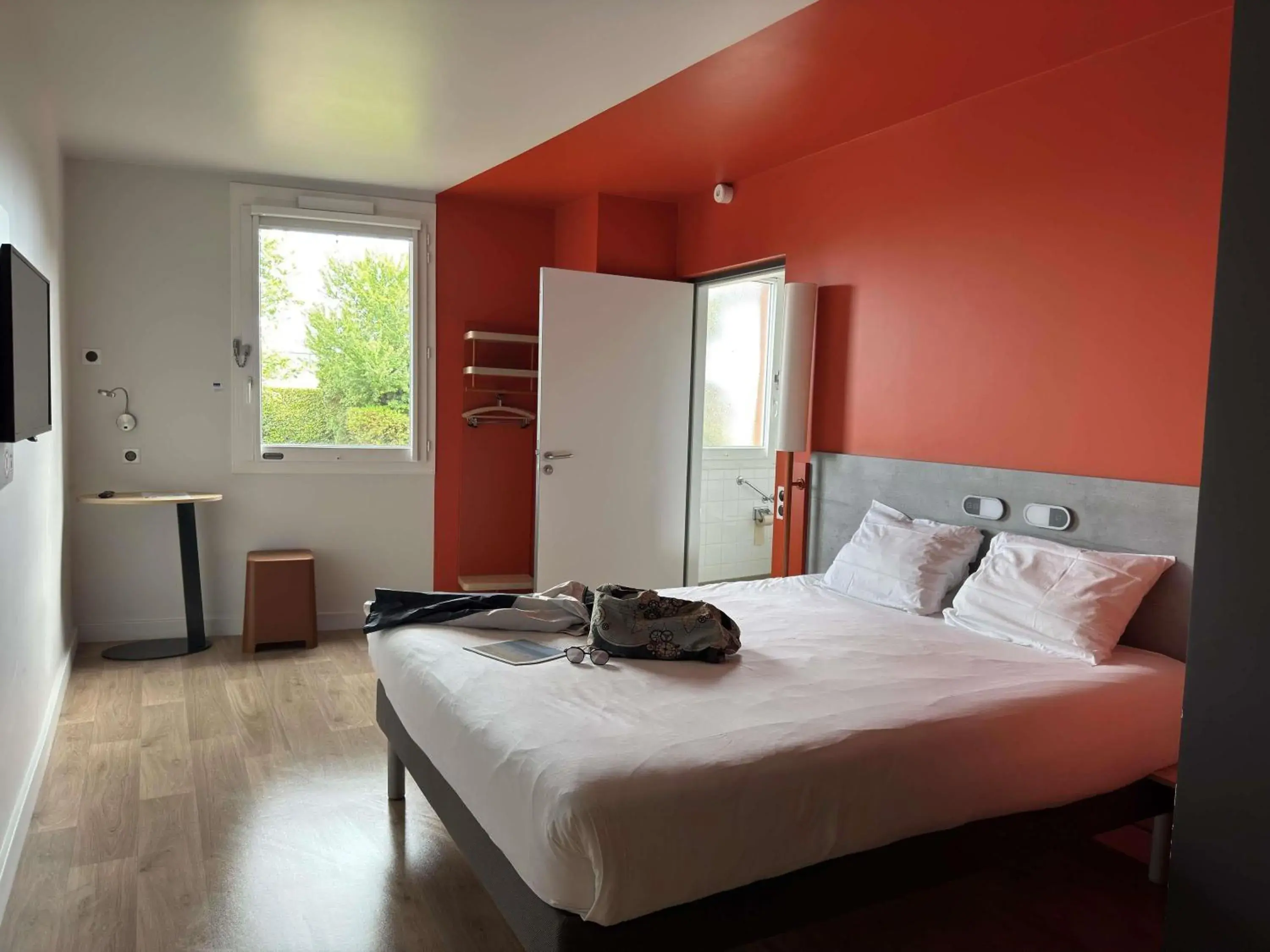 Bedroom, Bed in ibis budget Coutances Bedroom, Bed in ibis budget Coutances