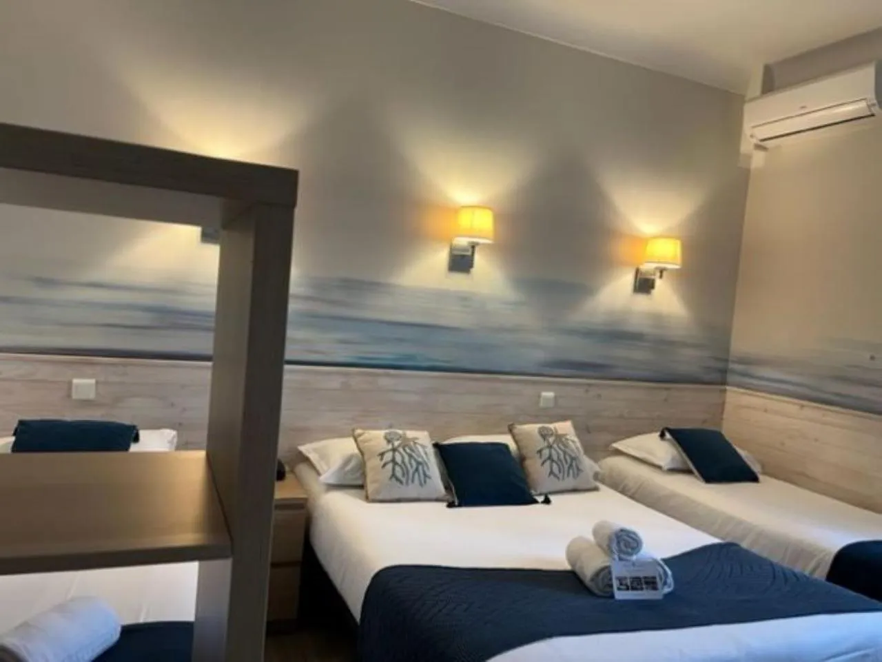 Bedroom, Bed in Hotel Pavillon Imperial